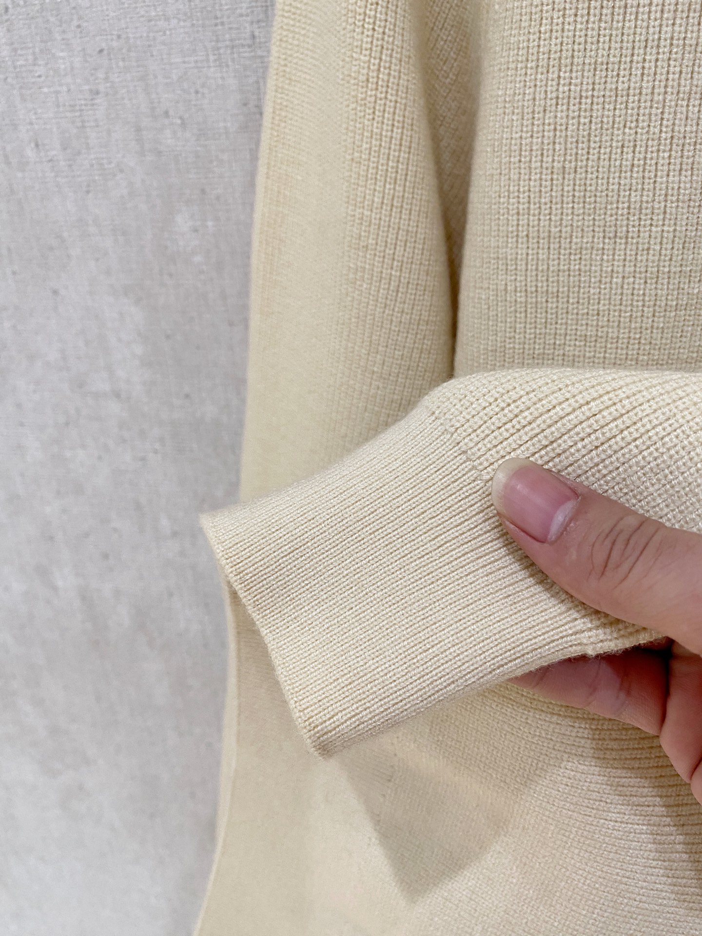 。顶级品质>专柜官网同步发售！辅料全部原版定制出品，贸易公司真品订单。高级定制进口面料，以天然植物纖維提