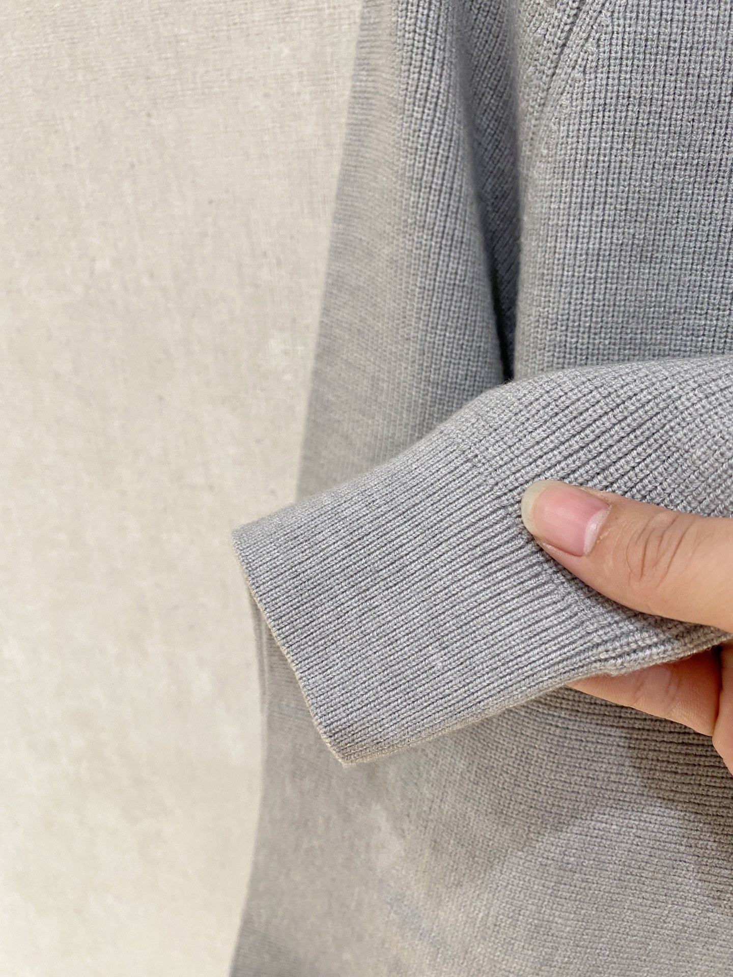 。顶级品质>专柜官网同步发售！辅料全部原版定制出品，贸易公司真品订单。高级定制进口面料，以天然植物纖維提