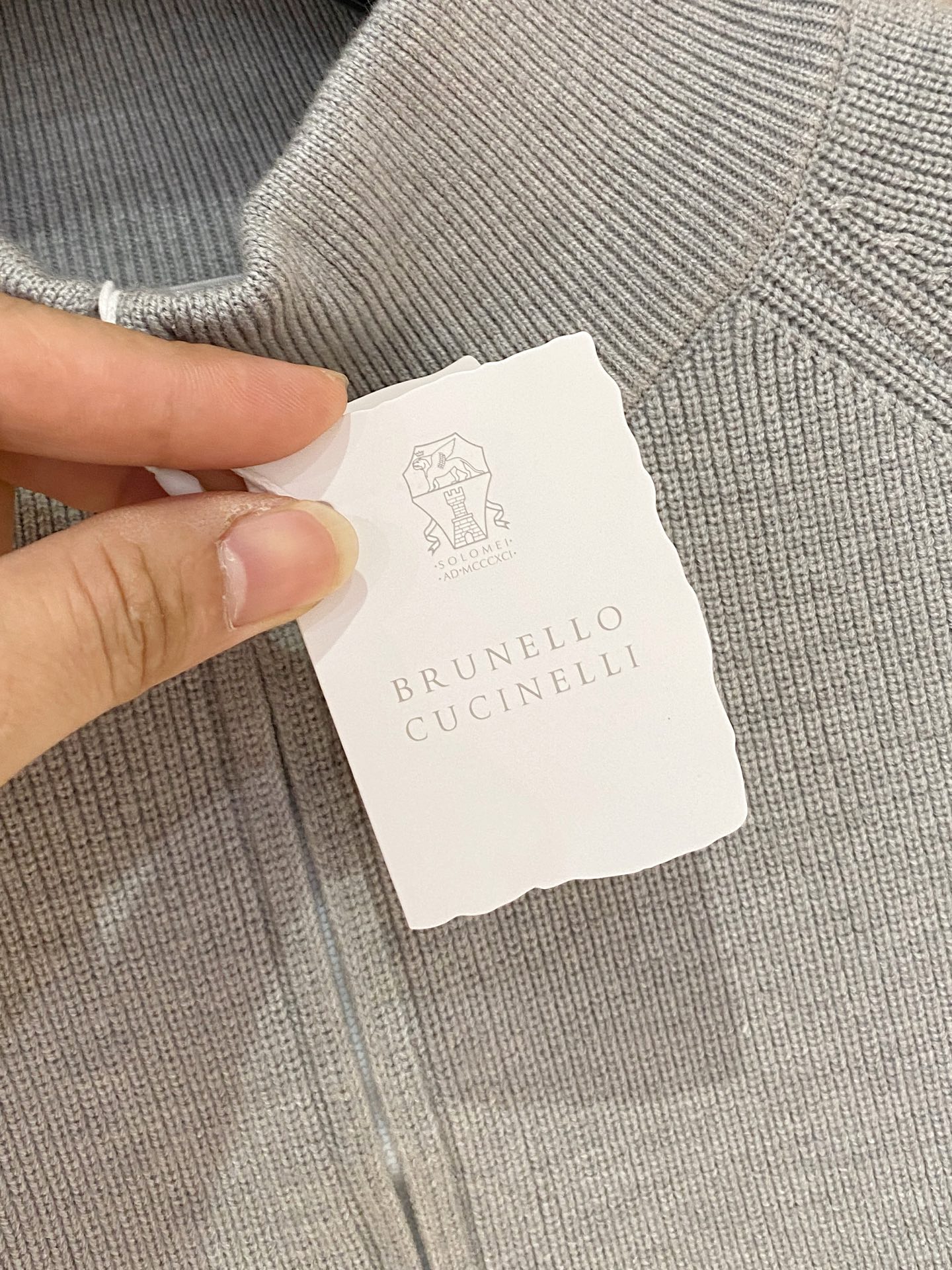 。顶级品质>专柜官网同步发售！辅料全部原版定制出品，贸易公司真品订单。高级定制进口面料，以天然植物纖維提