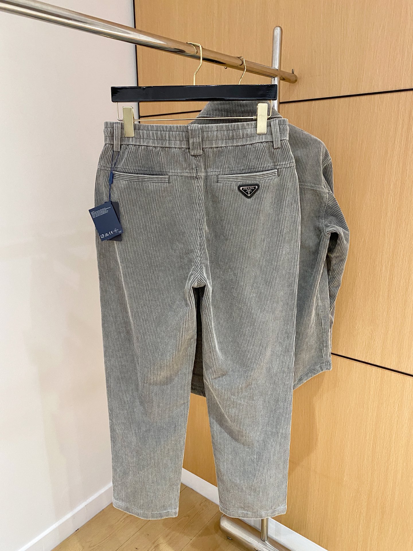 一套（不拆）普拉达精品套装 2025秋冬新款套装 走秀款 定制原版牛仔面料 搭配夹克版型设计 非常洋气 