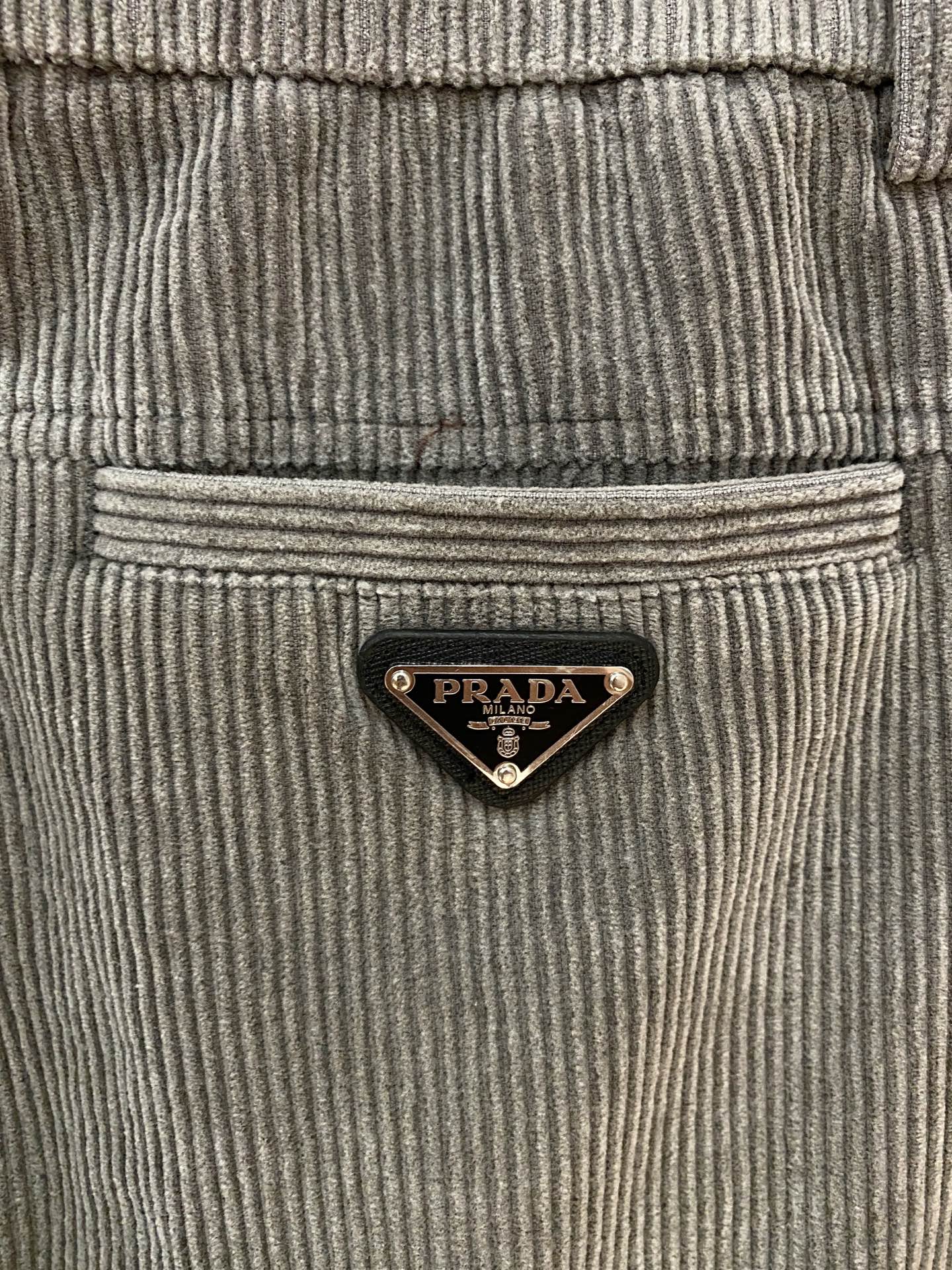 一套（不拆）普拉达精品套装 2025秋冬新款套装 走秀款 定制原版牛仔面料 搭配夹克版型设计 非常洋气 