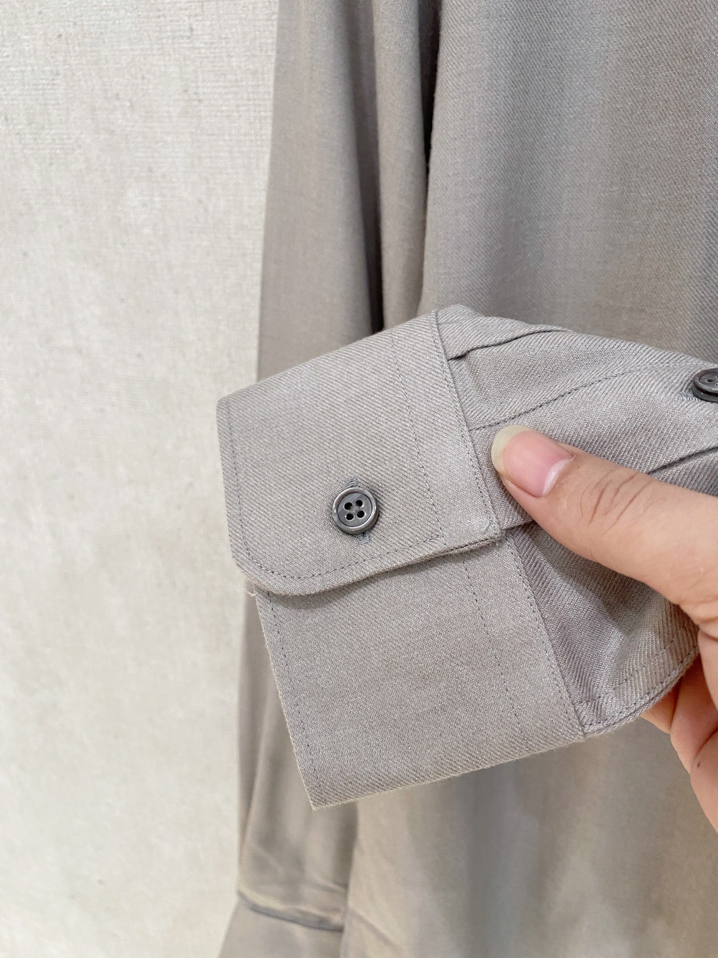 🌾退换🔥 强势上新，新款不断！！！新款衬衫，高级面料高级做工，顶级品质！！！S一XXLS穿125左右m穿