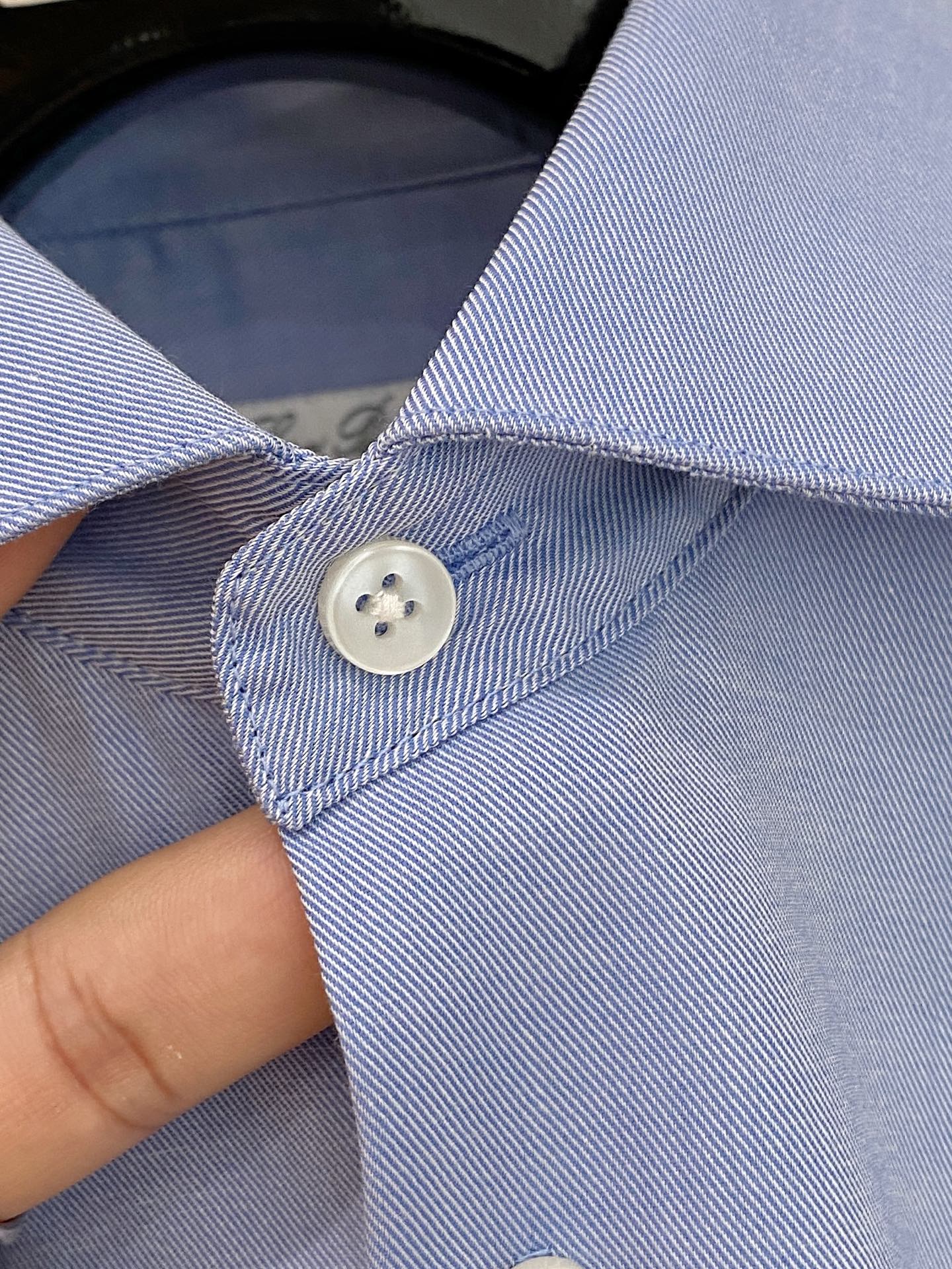 🌾退换🔥 强势上新，新款不断！！！新款衬衫，高级面料高级做工，顶级品质！！！S一XXLS穿125左右m穿