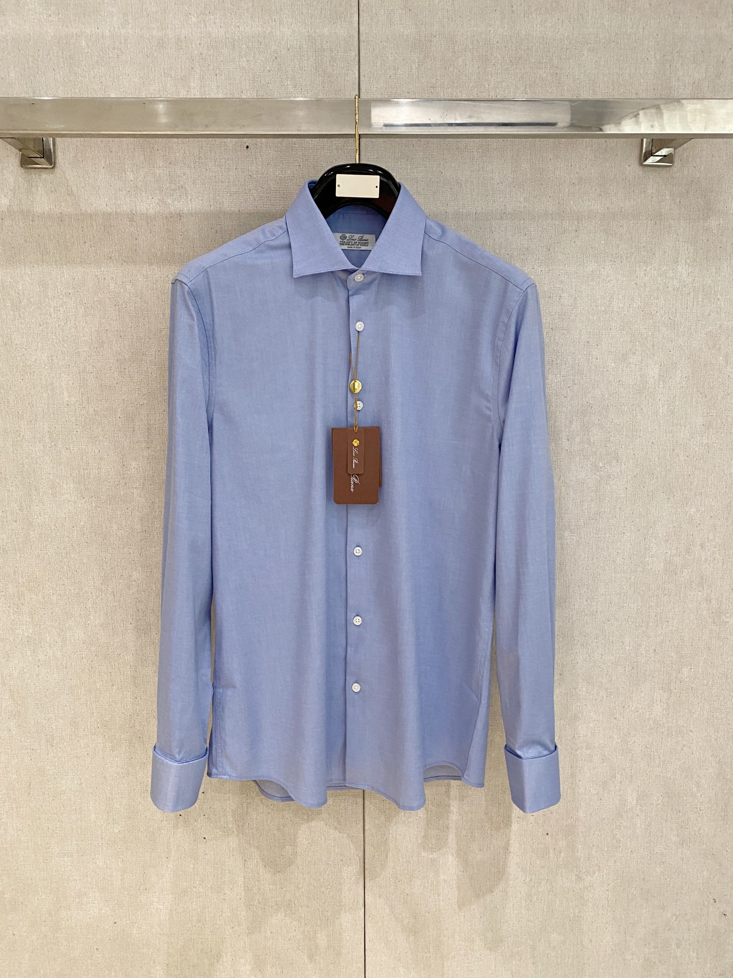 🌾退换🔥 强势上新，新款不断！！！新款衬衫，高级面料高级做工，顶级品质！！！S一XXLS穿125左右m穿