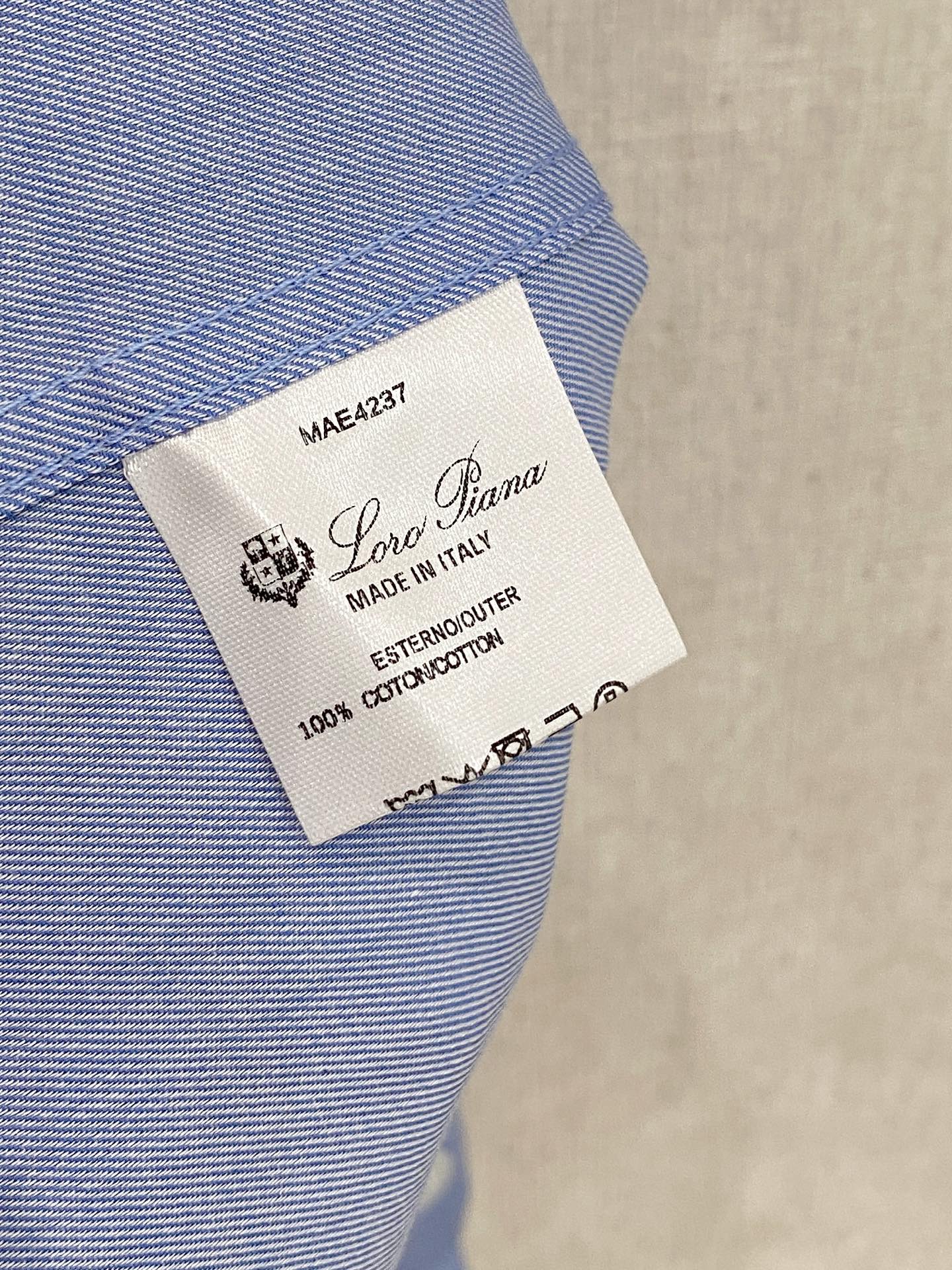 🌾退换🔥 强势上新，新款不断！！！新款衬衫，高级面料高级做工，顶级品质！！！S一XXLS穿125左右m穿