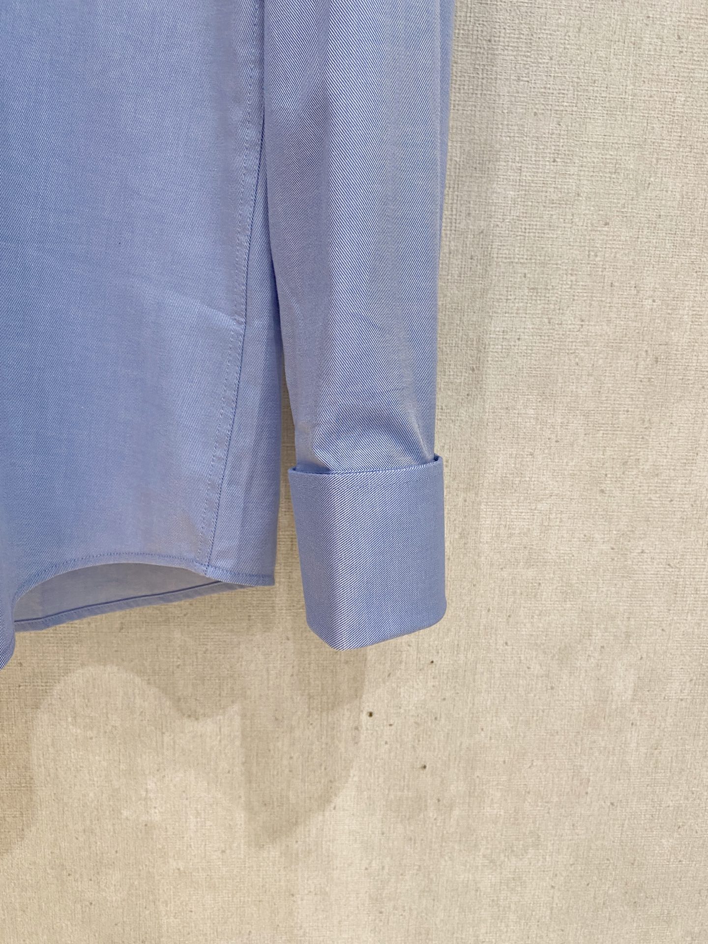 🌾退换🔥 强势上新，新款不断！！！新款衬衫，高级面料高级做工，顶级品质！！！S一XXLS穿125左右m穿