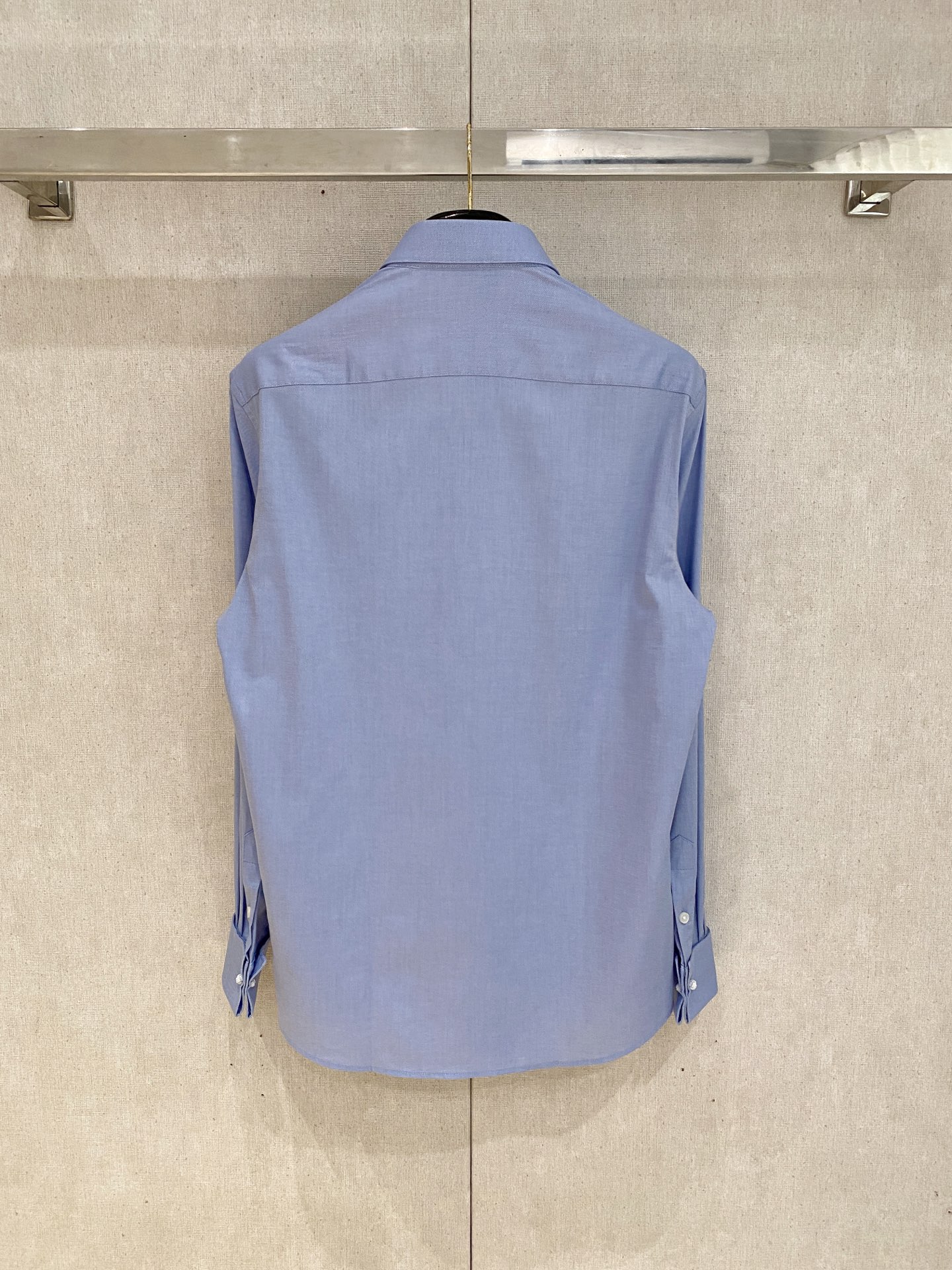 🌾退换🔥 强势上新，新款不断！！！新款衬衫，高级面料高级做工，顶级品质！！！S一XXLS穿125左右m穿