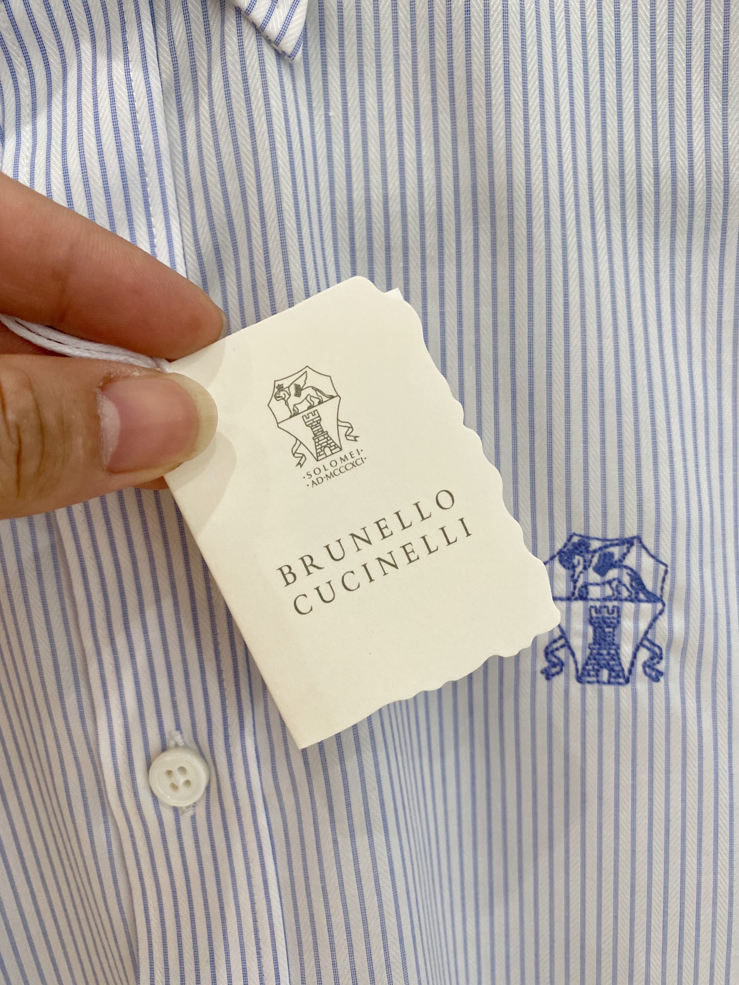 🌾退换🔥 强势上新，新款不断！！！新款衬衫，高级面料高级做工，顶级品质！！！S一XXLS穿125左右m穿