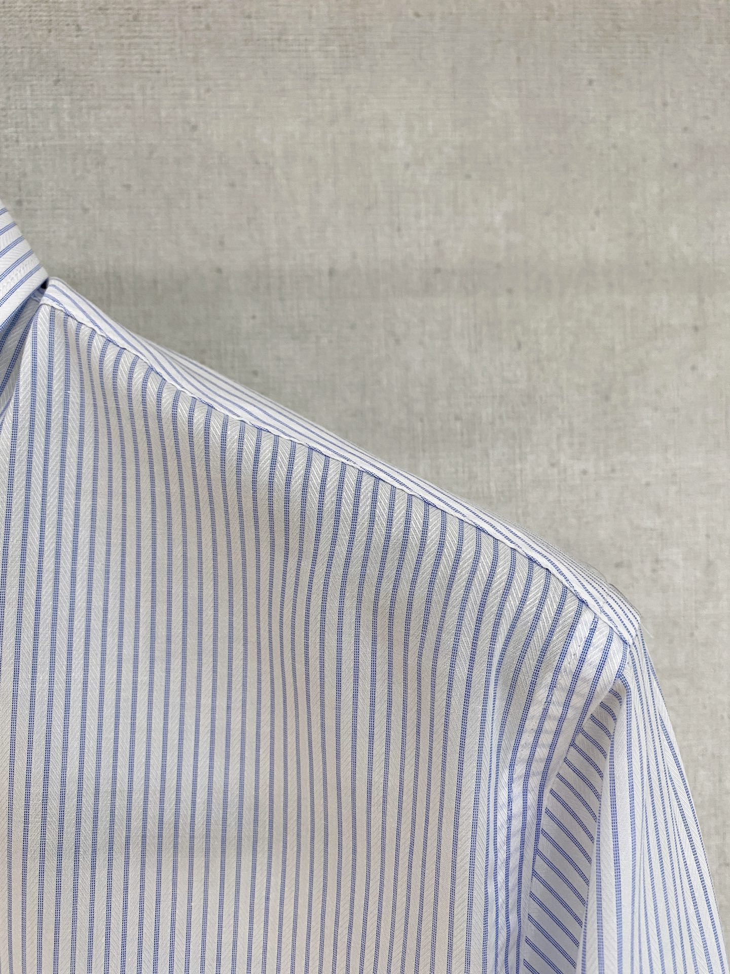 🌾退换🔥 强势上新，新款不断！！！新款衬衫，高级面料高级做工，顶级品质！！！S一XXLS穿125左右m穿