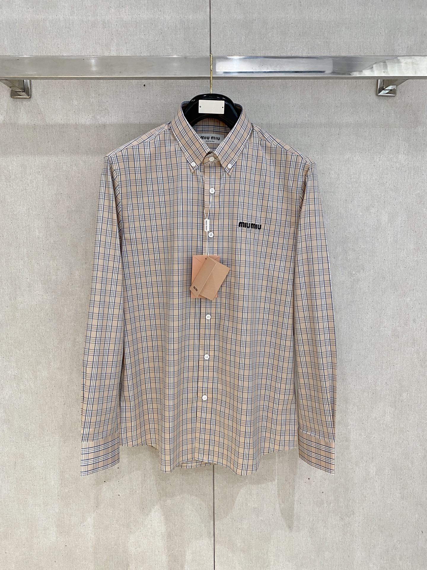 🌾退换🔥 强势上新，新款不断！！！新款衬衫，高级面料高级做工，顶级品质！！！S一XXLS穿125左右m穿