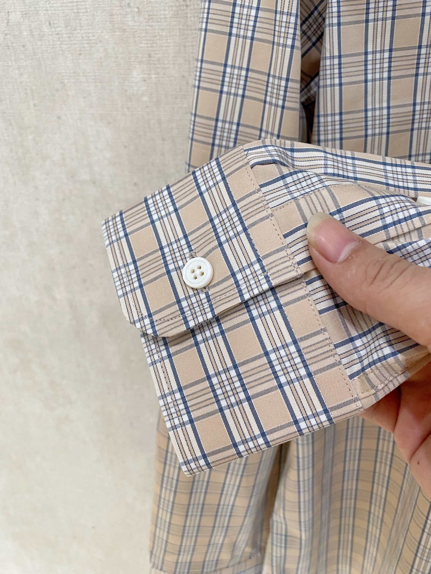 🌾退换🔥 强势上新，新款不断！！！新款衬衫，高级面料高级做工，顶级品质！！！S一XXLS穿125左右m穿