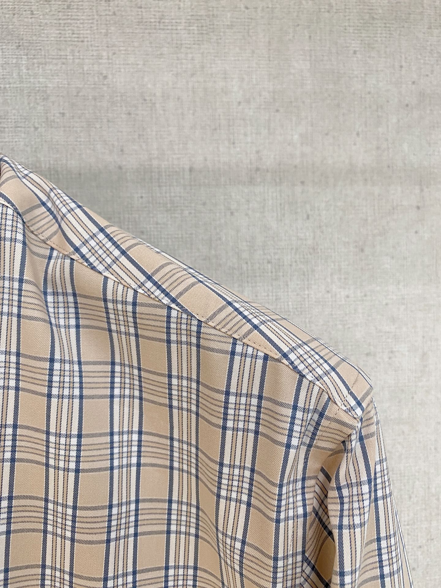 🌾退换🔥 强势上新，新款不断！！！新款衬衫，高级面料高级做工，顶级品质！！！S一XXLS穿125左右m穿