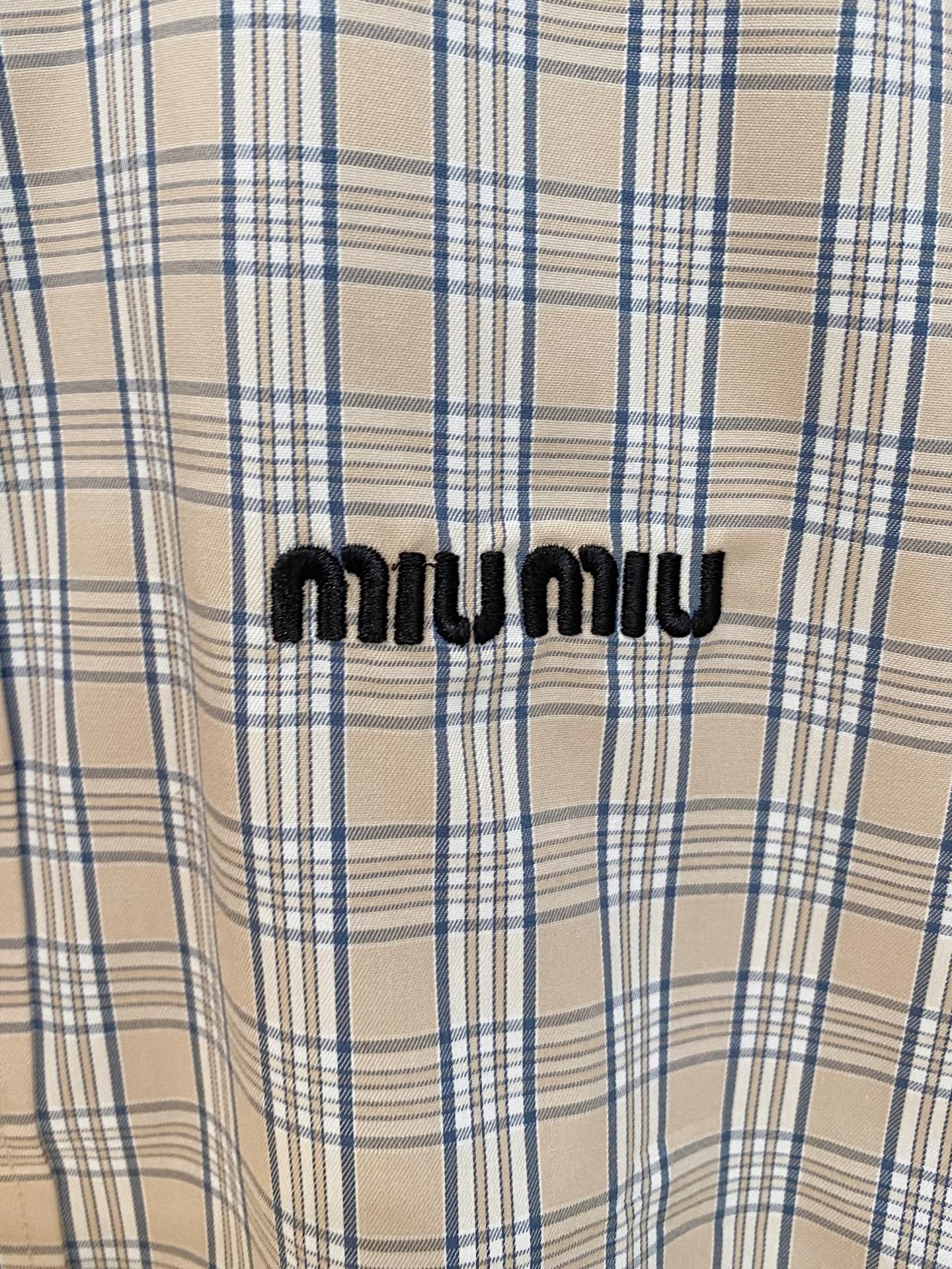 🌾退换🔥 强势上新，新款不断！！！新款衬衫，高级面料高级做工，顶级品质！！！S一XXLS穿125左右m穿