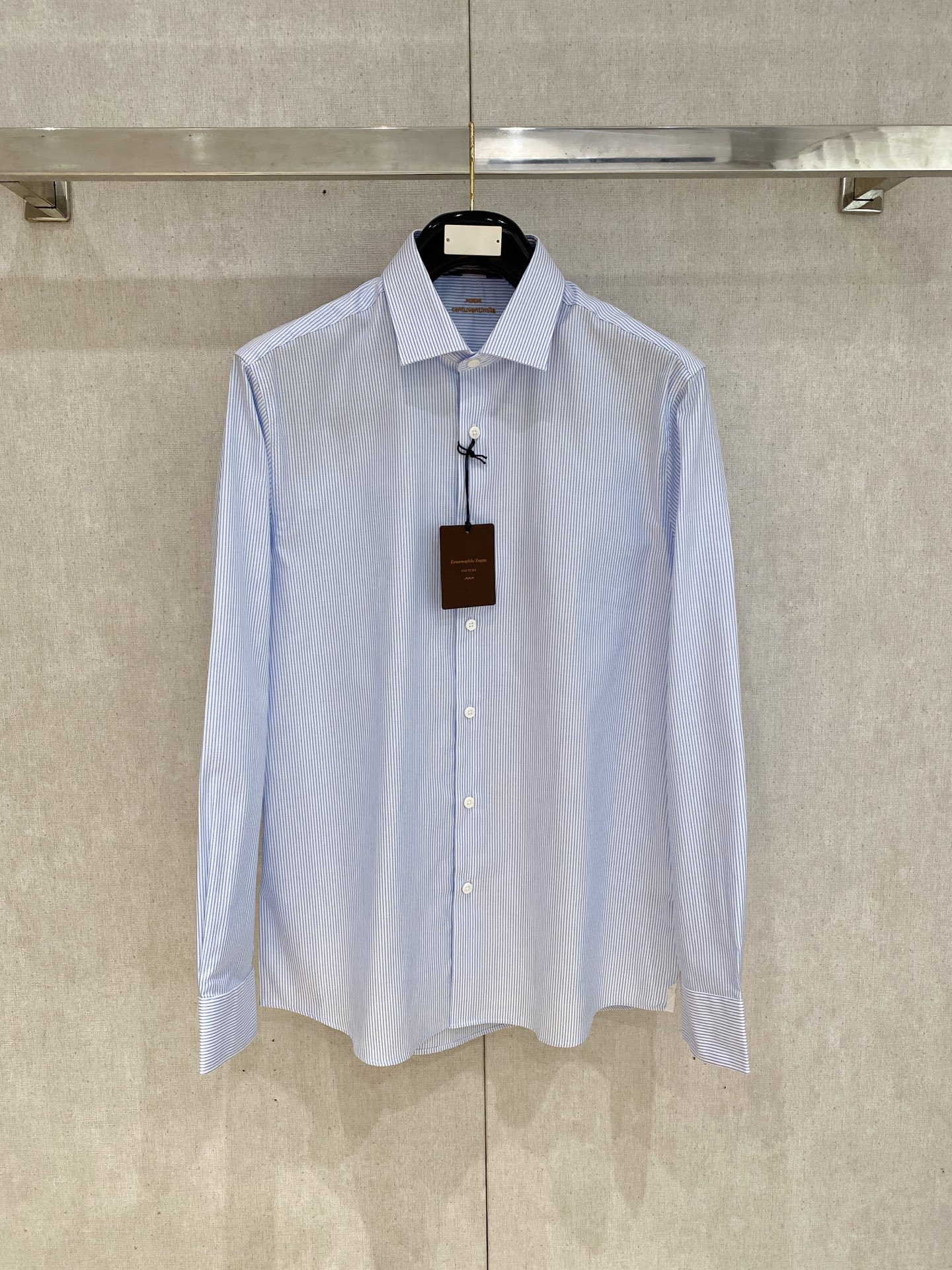 NO:530428,New models are coming strongly!  !  !  New shirts, high-end fabrics, high-end workmanship, top quality!  !  !  S-1XXL S-125 m-140 L-155 XL-170 XXL-185 XXL-185, Shirts,alexander wang19860909强势上新,新款不断！！！新款衬衫,高级面料高级做工,顶级品质！！！ S一XXL S穿125左右 m穿140左右 L穿155左右 XL穿170左右 XXL穿185以内,,shirts,alexander wang,Men's clothing