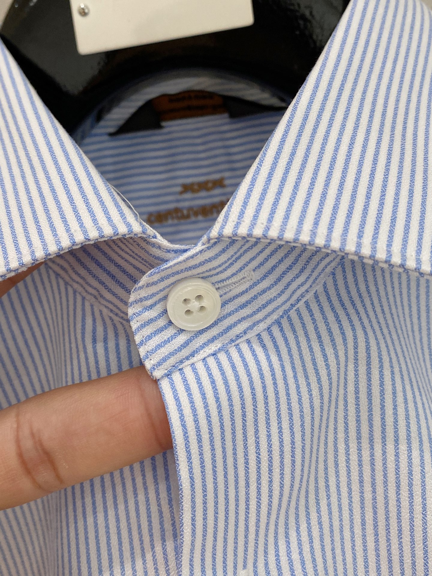 🌾退换🔥 强势上新，新款不断！！！新款衬衫，高级面料高级做工，顶级品质！！！S一XXLS穿125左右m穿