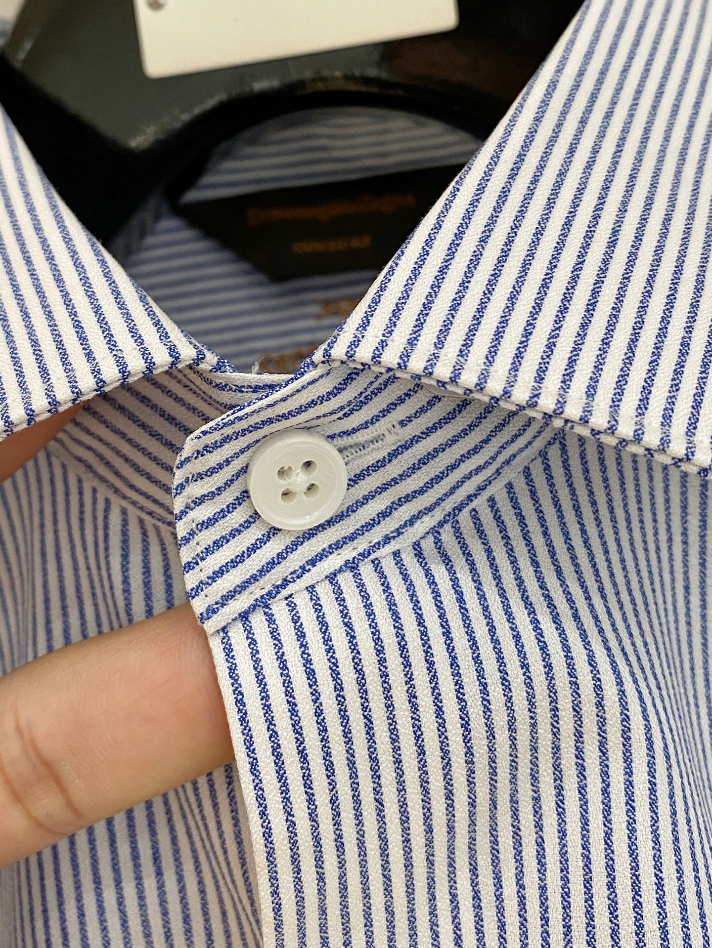 🌾退换🔥 强势上新，新款不断！！！新款衬衫，高级面料高级做工，顶级品质！！！S一XXLS穿125左右m穿