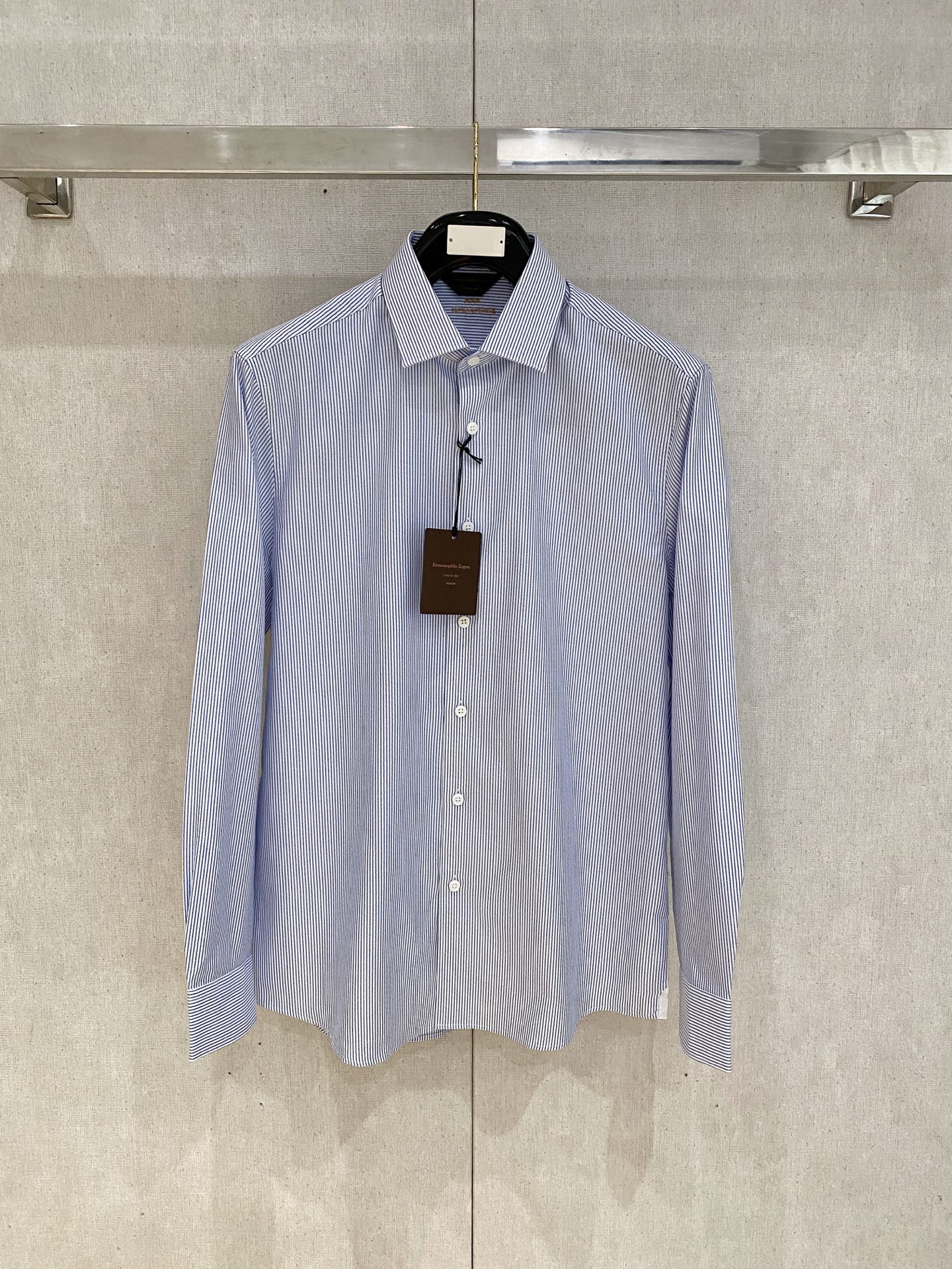 NO:529603,New models are coming strongly!  !  !  New shirts, high-end fabrics, high-end workmanship, top quality!  !  !  S-1XXL S-125 m-140 L-155 XL-170 XXL-185 XXL-185, Shirts,alexander wang19860909强势上新,新款不断！！！新款衬衫,高级面料高级做工,顶级品质！！！ S一XXL S穿125左右 m穿140左右 L穿155左右 XL穿170左右 XXL穿185以内,,shirts,alexander wang,Men's clothing