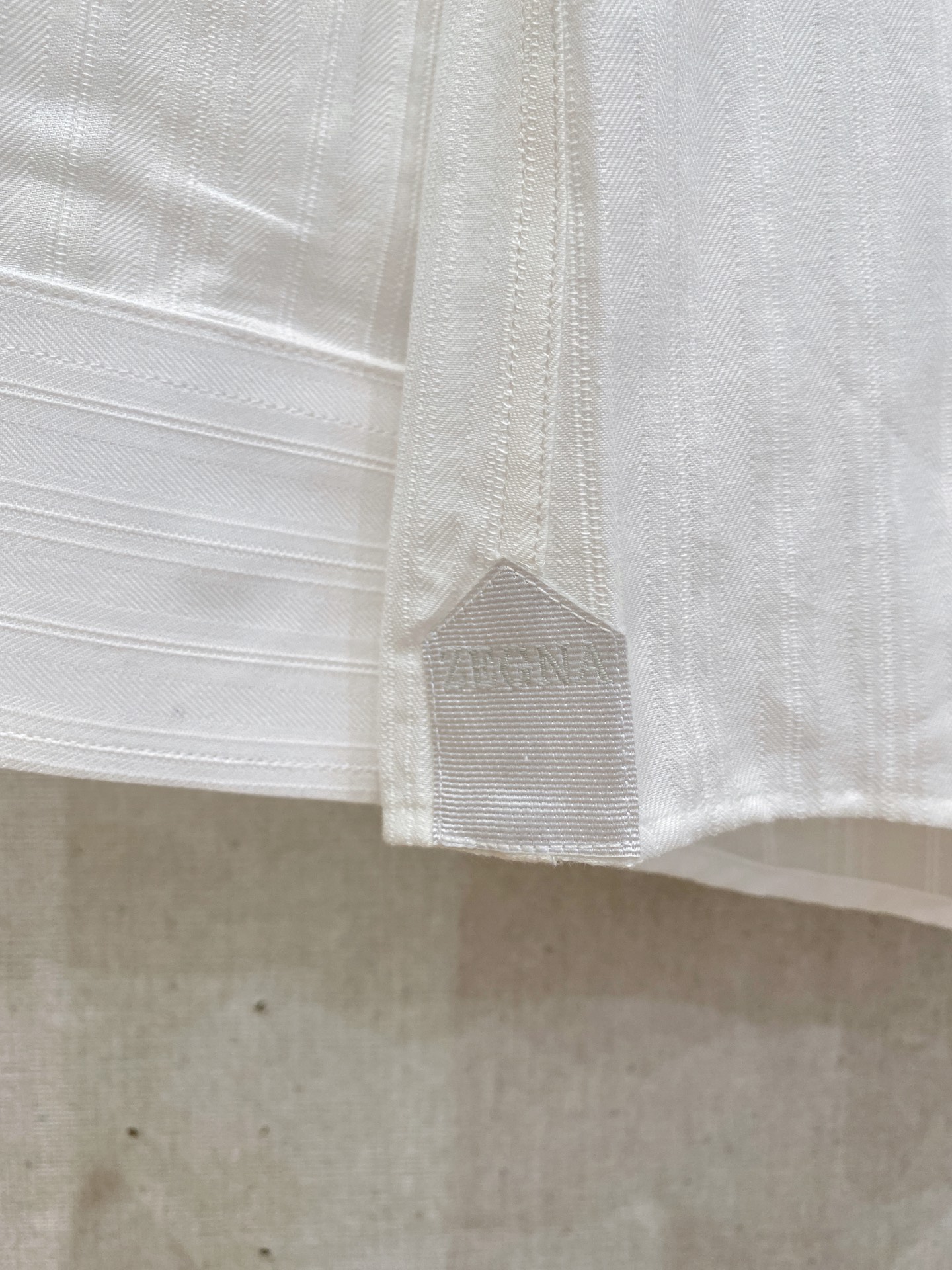 🌾退换🔥 强势上新，新款不断！！！新款衬衫，高级面料高级做工，顶级品质！！！S一XXLS穿125左右m穿