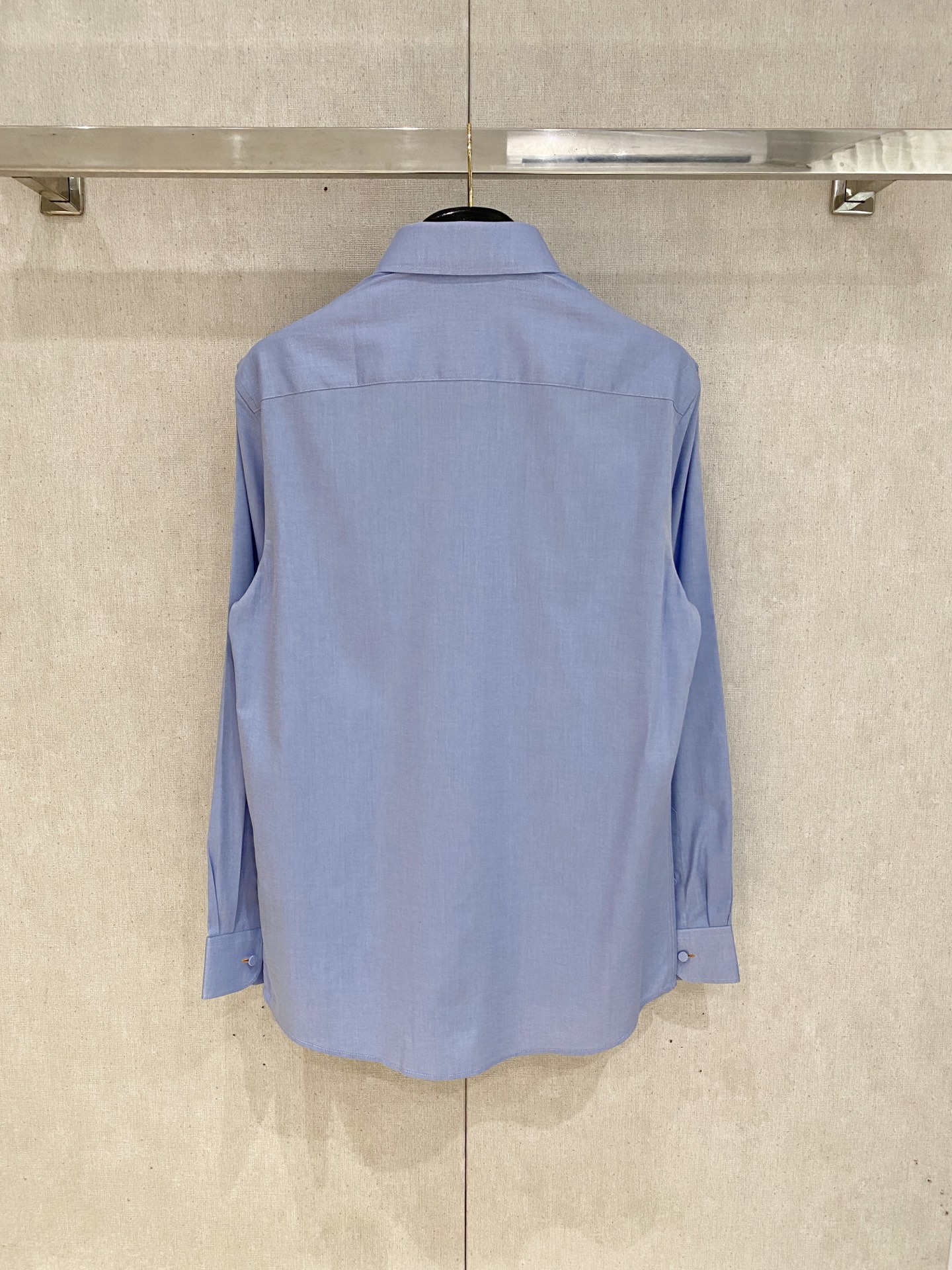 🌾退换🔥 强势上新，新款不断！！！新款衬衫，高级面料高级做工，顶级品质！！！S一XXLS穿125左右m穿