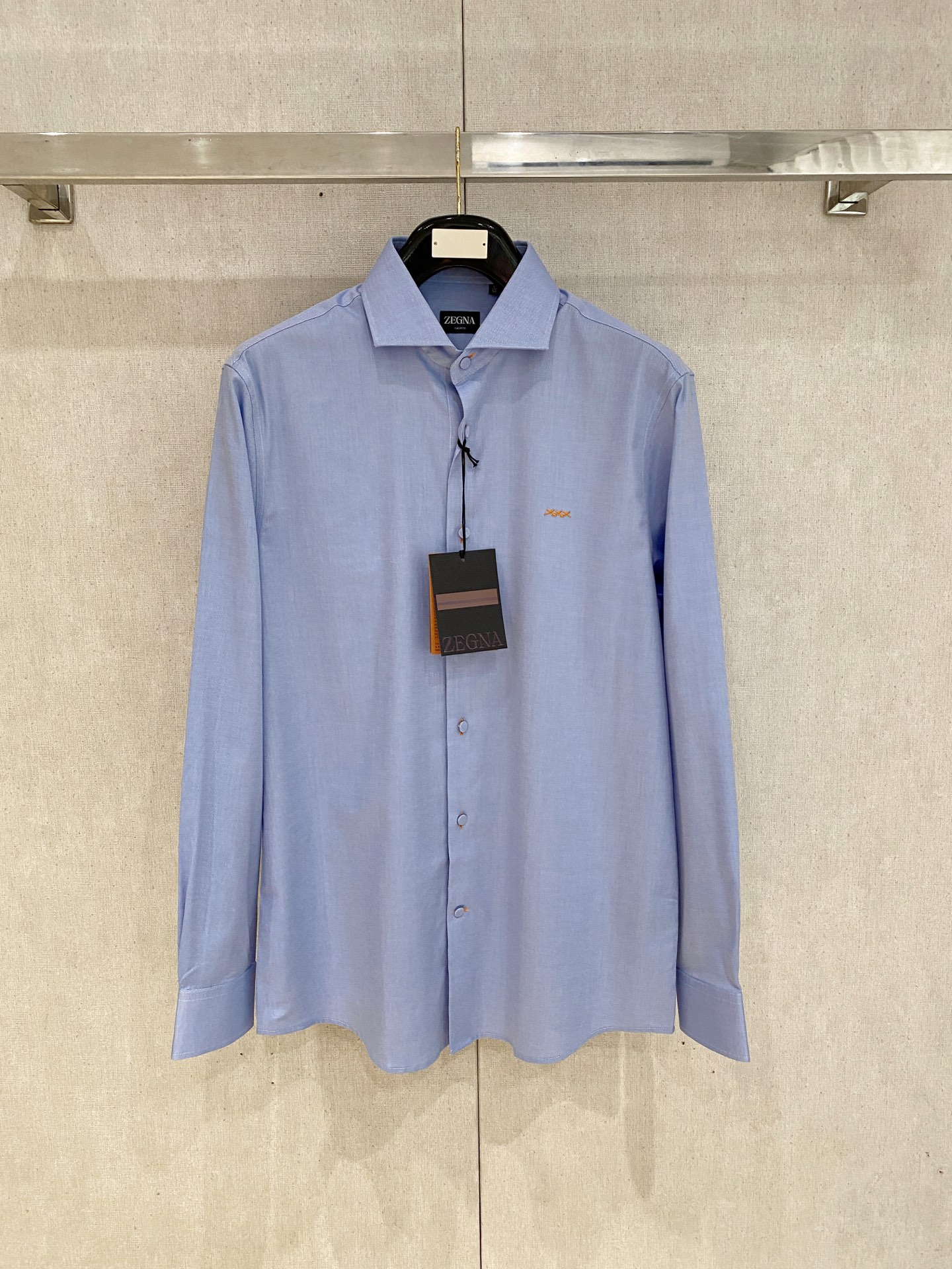 🌾退换🔥 强势上新，新款不断！！！新款衬衫，高级面料高级做工，顶级品质！！！S一XXLS穿125左右m穿