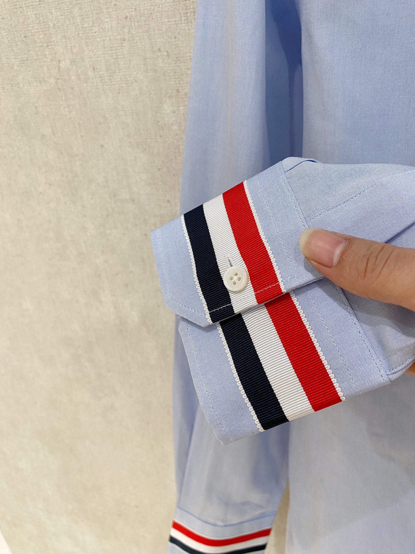 🌾退换🔥 强势上新，新款不断！！！新款衬衫，高级面料高级做工，顶级品质！！！S一XXLS穿125左右m穿