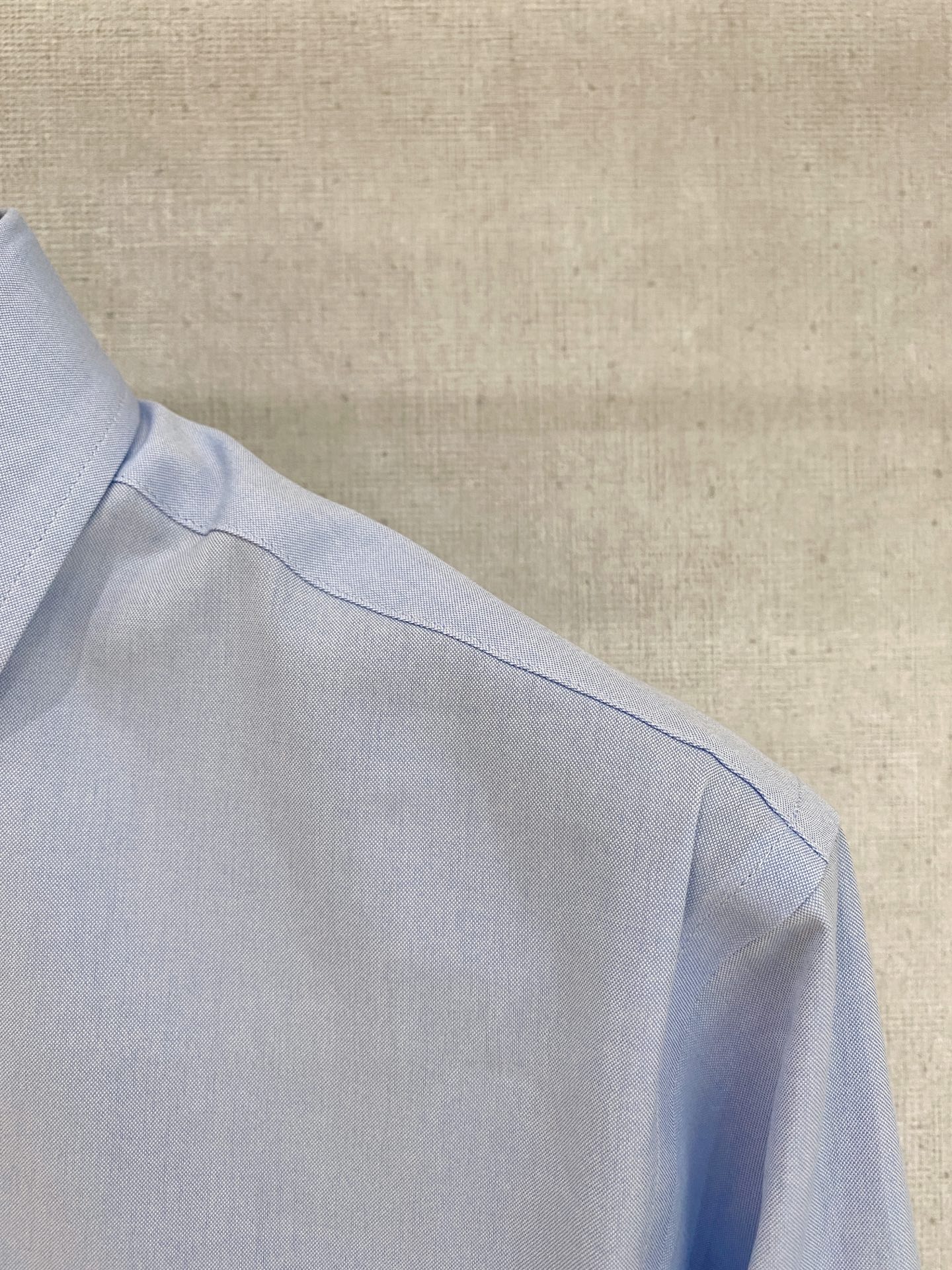 🌾退换🔥 强势上新，新款不断！！！新款衬衫，高级面料高级做工，顶级品质！！！S一XXLS穿125左右m穿