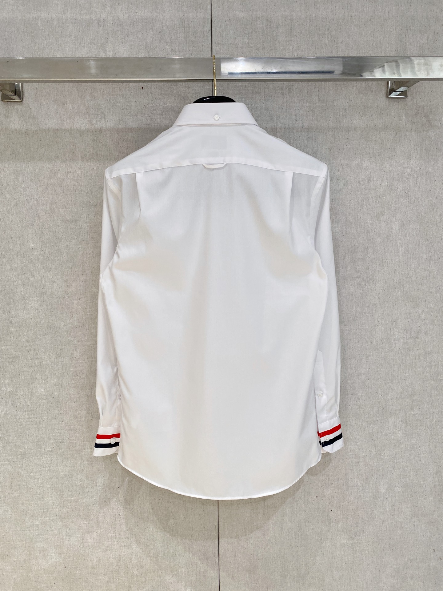 🌾退换🔥 强势上新，新款不断！！！新款衬衫，高级面料高级做工，顶级品质！！！S一XXLS穿125左右m穿