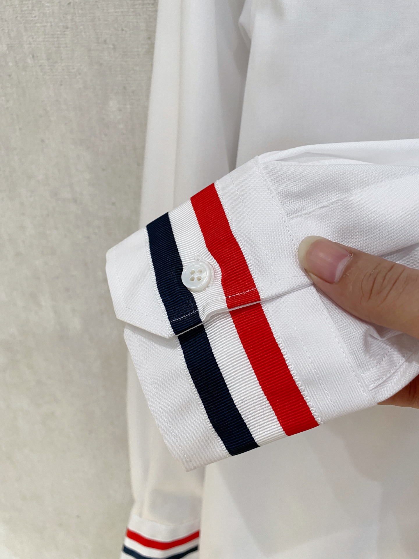 🌾退换🔥 强势上新，新款不断！！！新款衬衫，高级面料高级做工，顶级品质！！！S一XXLS穿125左右m穿