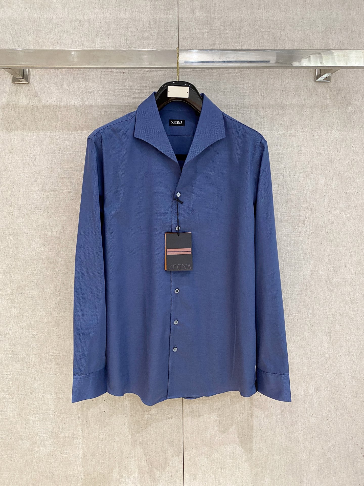 🌾退换🔥 强势上新，新款不断！！！新款衬衫，高级面料高级做工，顶级品质！！！S一XXLS穿125左右m穿