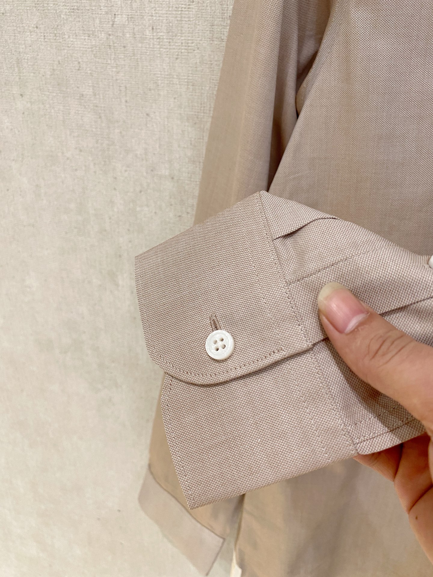 🌾退换🔥 强势上新，新款不断！！！新款衬衫，高级面料高级做工，顶级品质！！！S一XXLS穿125左右m穿