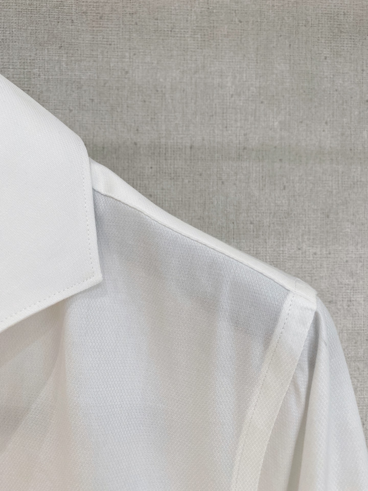 🌾退换🔥 强势上新，新款不断！！！新款衬衫，高级面料高级做工，顶级品质！！！S一XXLS穿125左右m穿