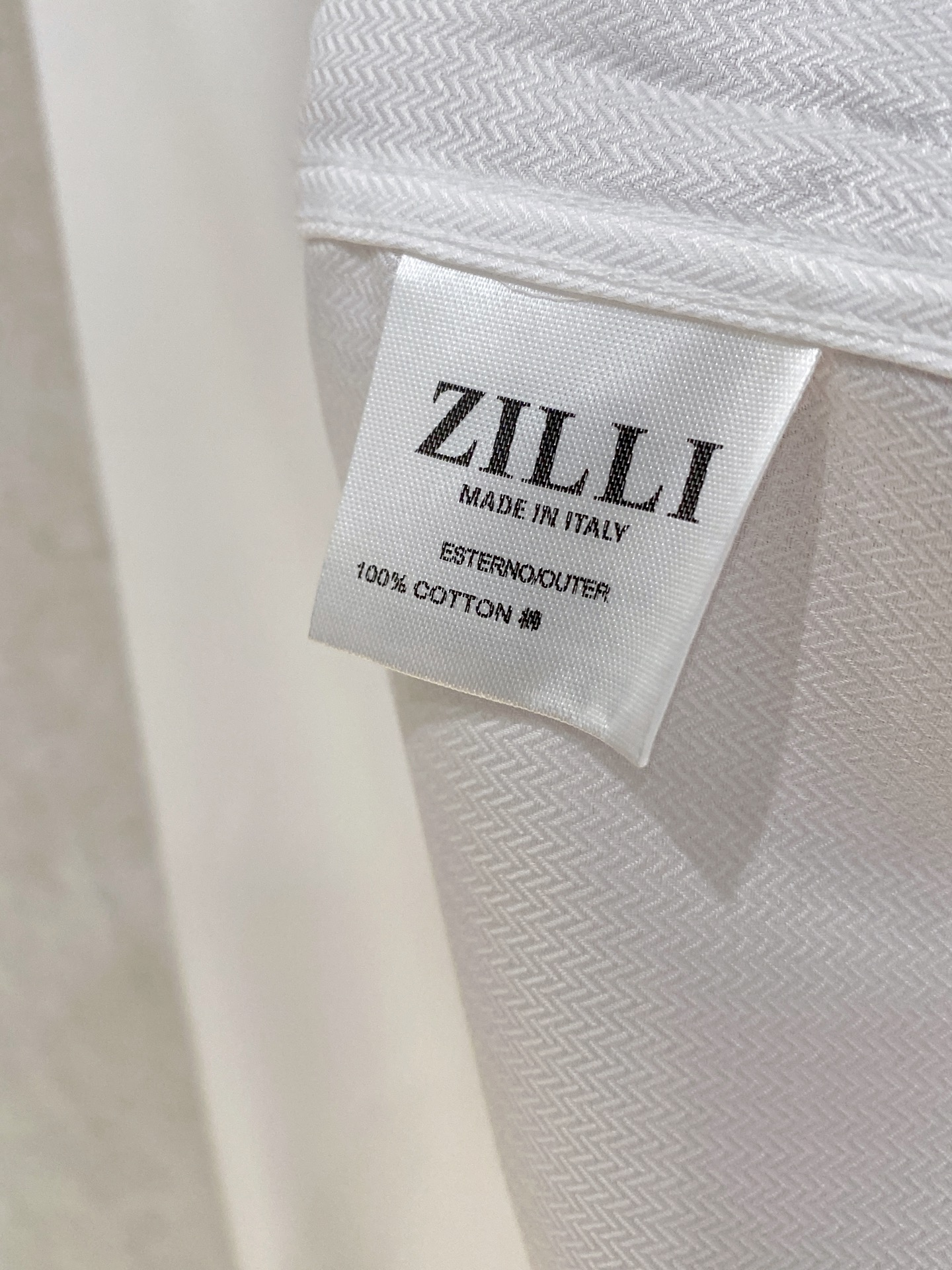 🌾退换🔥 强势上新，新款不断！！！新款衬衫，高级面料高级做工，顶级品质！！！S一XXLS穿125左右m穿