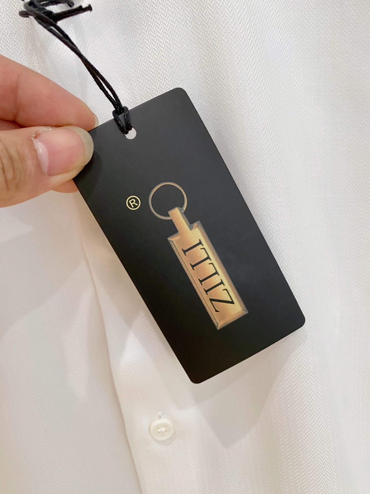 🌾退换🔥 强势上新，新款不断！！！新款衬衫，高级面料高级做工，顶级品质！！！S一XXLS穿125左右m穿