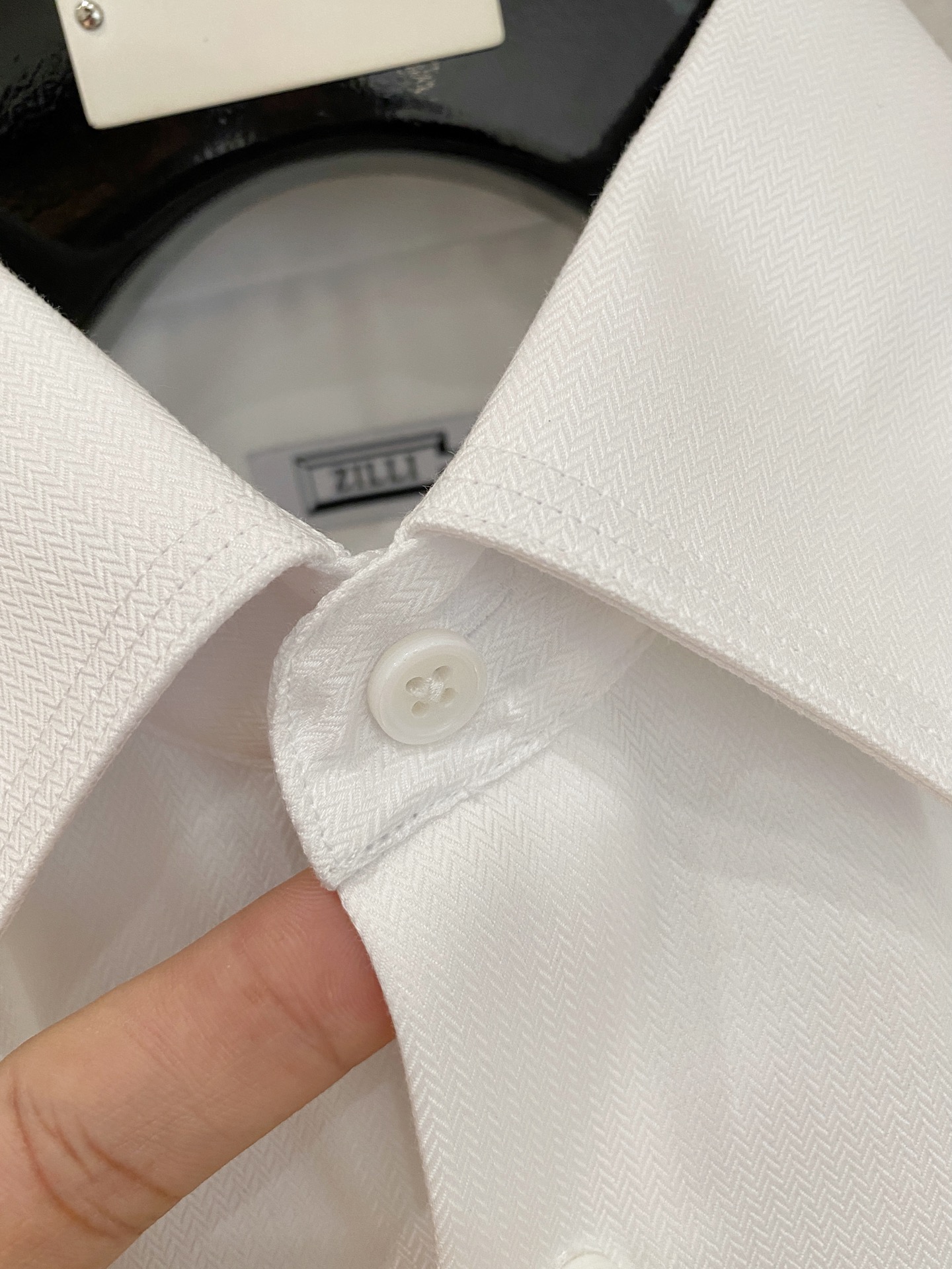 🌾退换🔥 强势上新，新款不断！！！新款衬衫，高级面料高级做工，顶级品质！！！S一XXLS穿125左右m穿