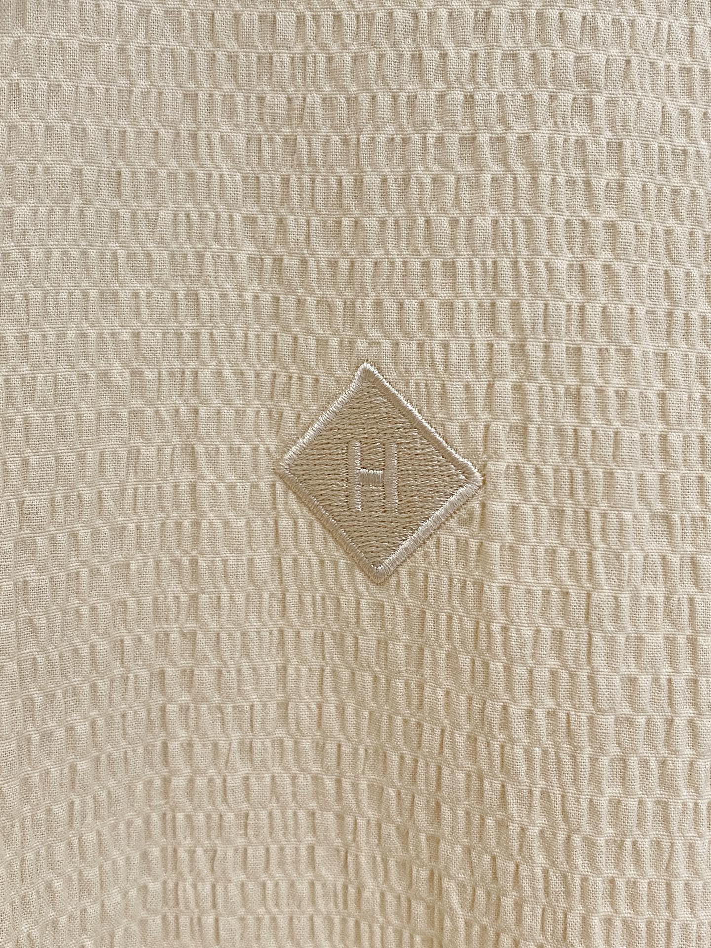 🌾退换🔥 强势上新，新款不断！！！新款衬衫，高级面料高级做工，顶级品质！！！S一XXLS穿125左右m穿