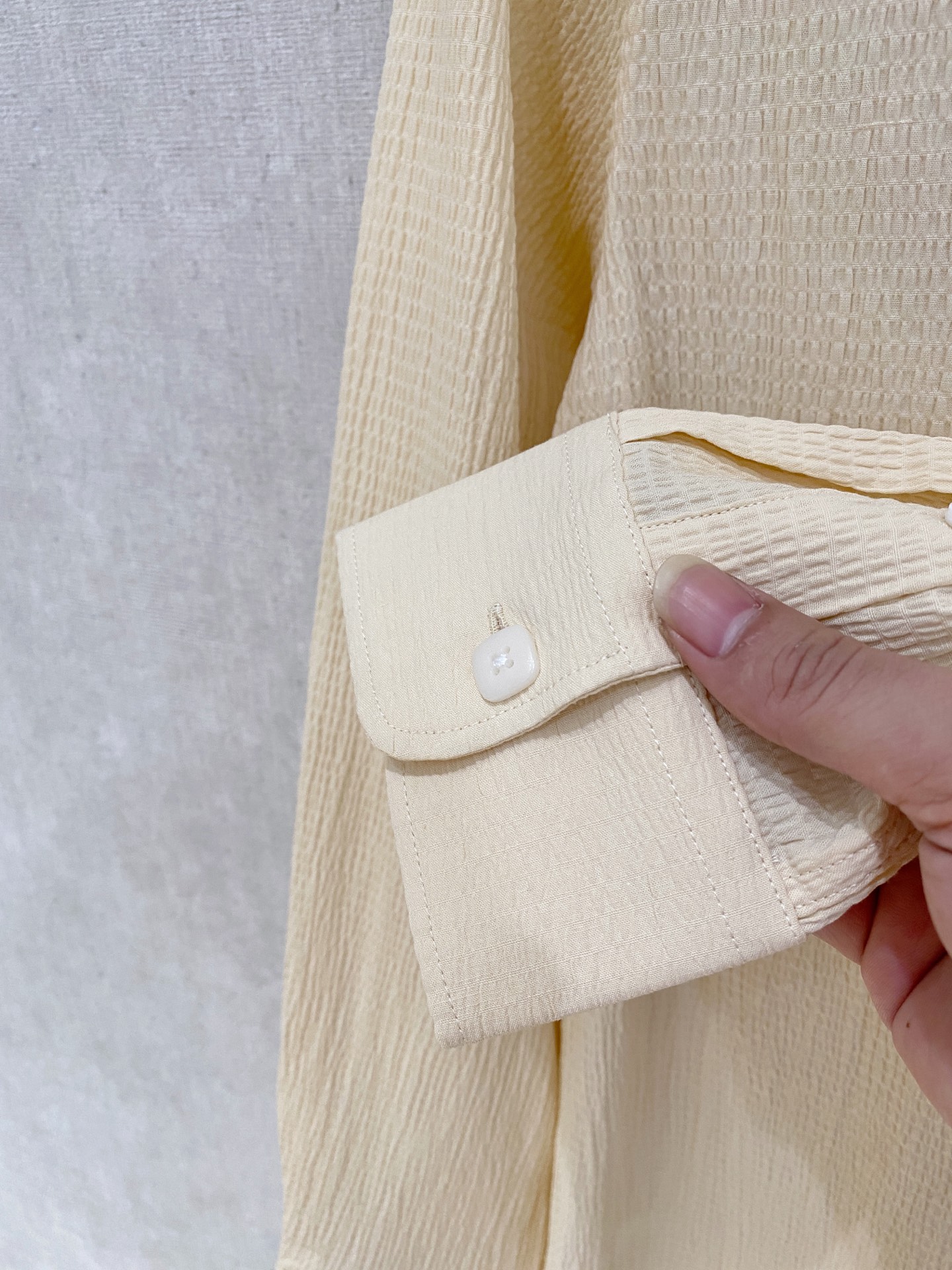 🌾退换🔥 强势上新，新款不断！！！新款衬衫，高级面料高级做工，顶级品质！！！S一XXLS穿125左右m穿