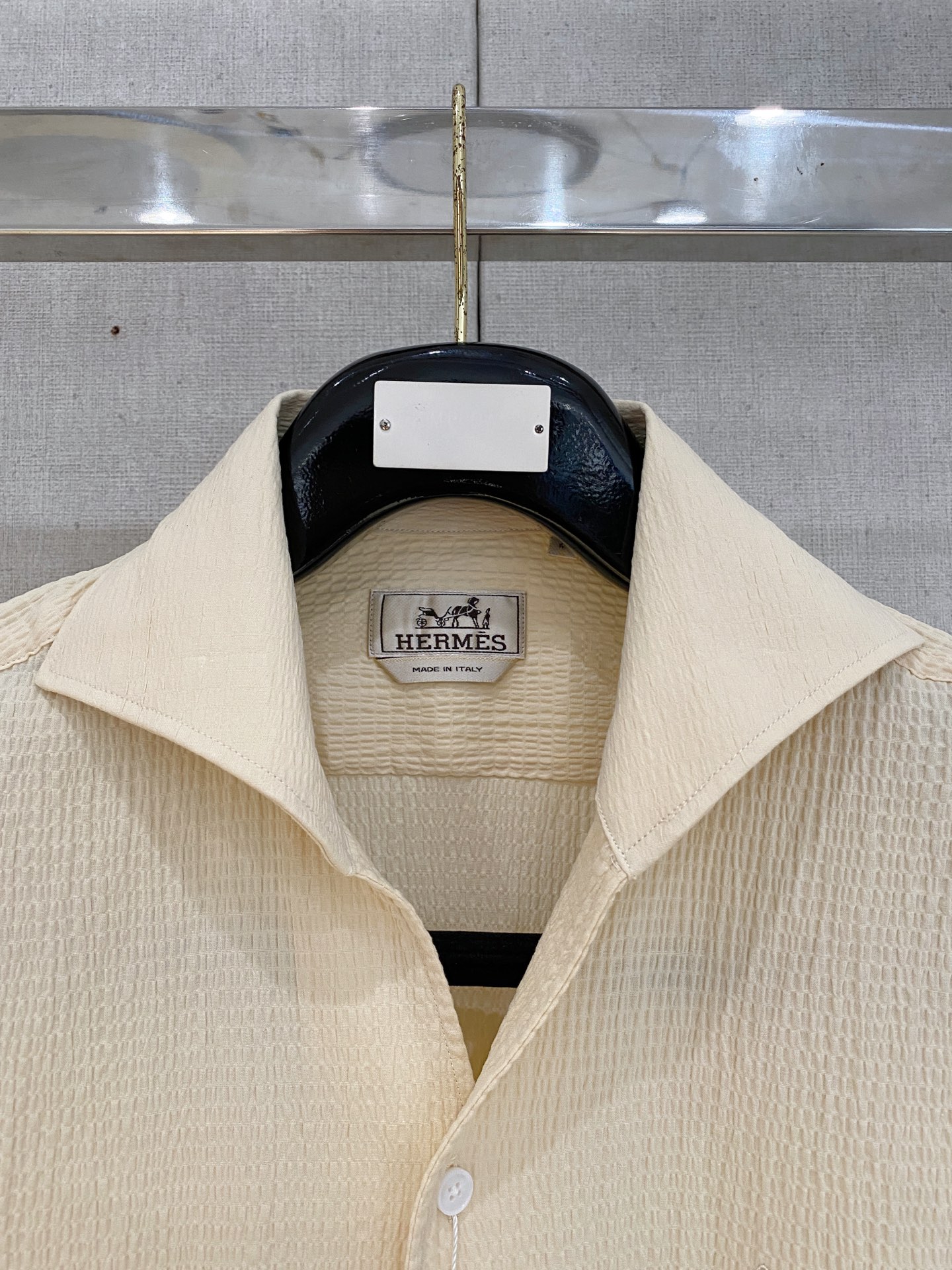 🌾退换🔥 强势上新，新款不断！！！新款衬衫，高级面料高级做工，顶级品质！！！S一XXLS穿125左右m穿