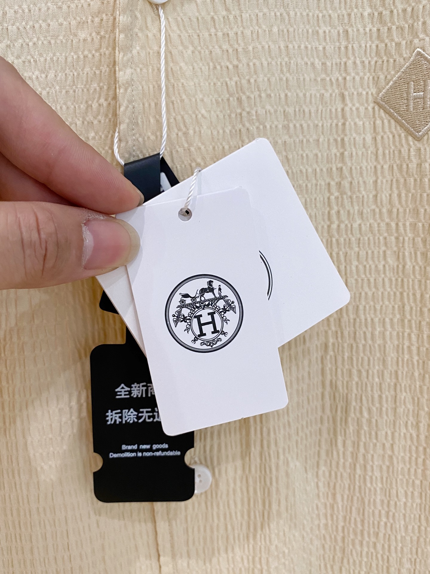 🌾退换🔥 强势上新，新款不断！！！新款衬衫，高级面料高级做工，顶级品质！！！S一XXLS穿125左右m穿