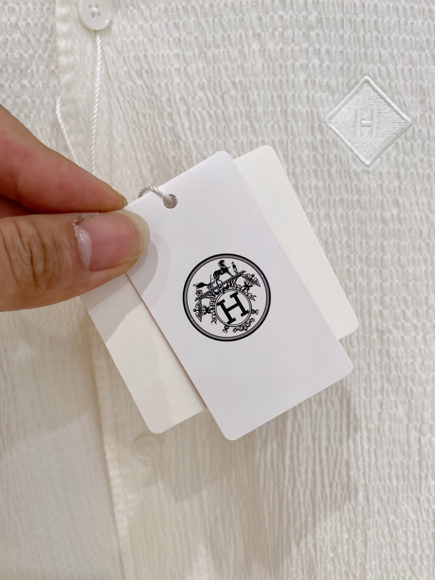 🌾退换🔥 强势上新，新款不断！！！新款衬衫，高级面料高级做工，顶级品质！！！S一XXLS穿125左右m穿