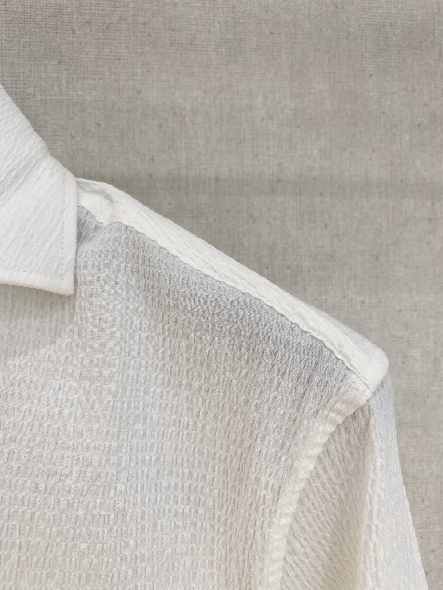 🌾退换🔥 强势上新，新款不断！！！新款衬衫，高级面料高级做工，顶级品质！！！S一XXLS穿125左右m穿