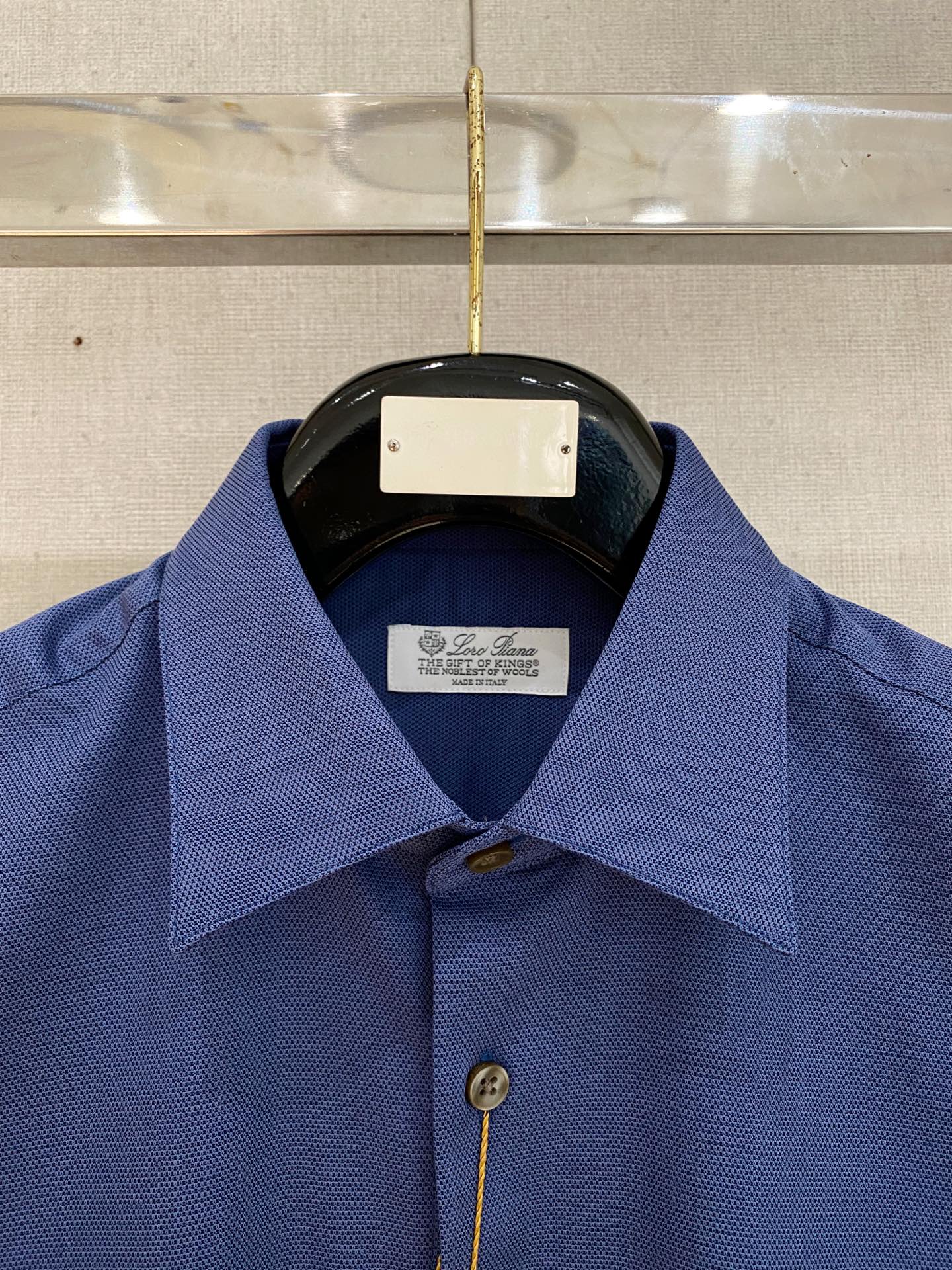 🌾退换🔥 强势上新，新款不断！！！新款衬衫，高级面料高级做工，顶级品质！！！S一XXLS穿125左右m穿