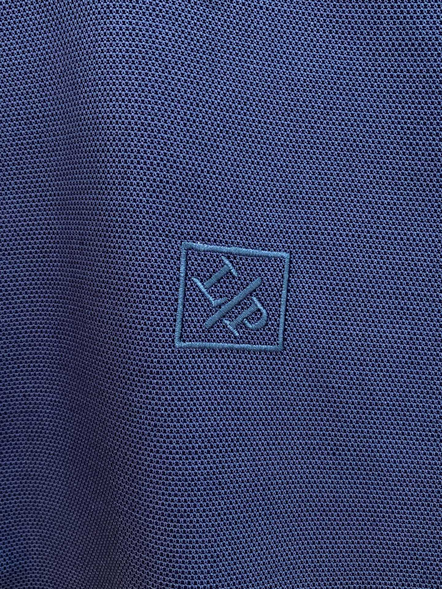 🌾退换🔥 强势上新，新款不断！！！新款衬衫，高级面料高级做工，顶级品质！！！S一XXLS穿125左右m穿