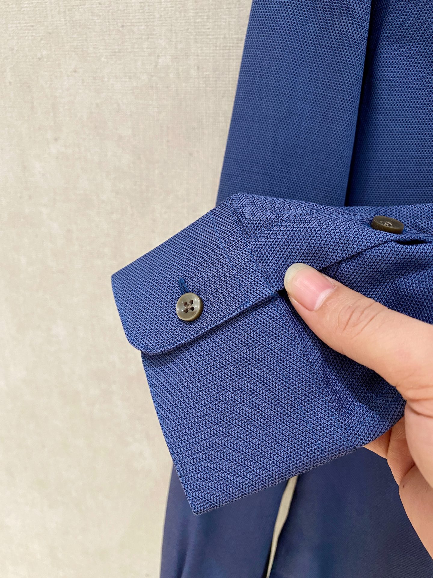 🌾退换🔥 强势上新，新款不断！！！新款衬衫，高级面料高级做工，顶级品质！！！S一XXLS穿125左右m穿