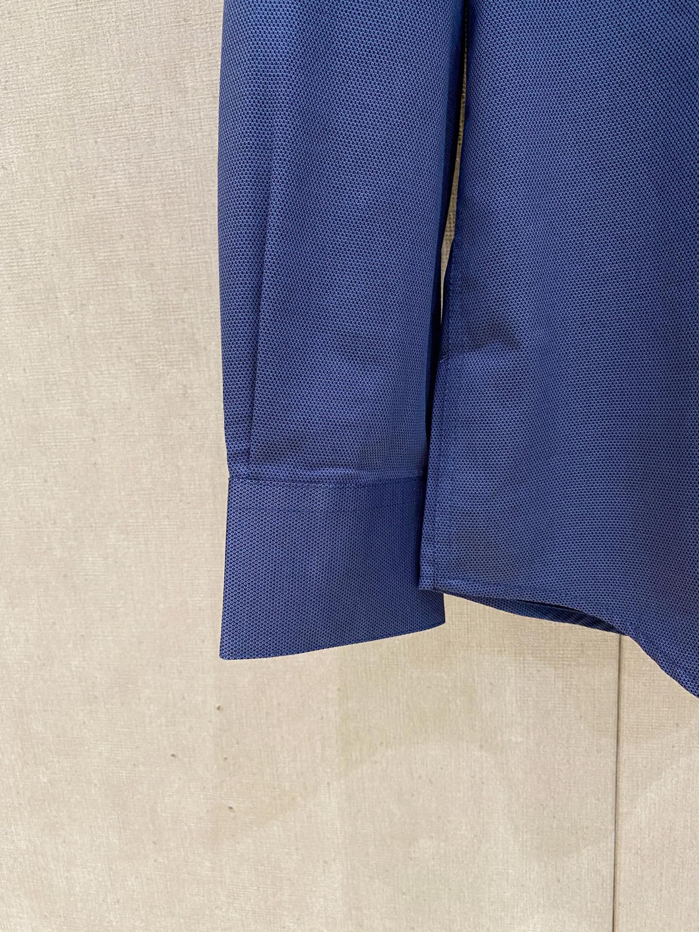 🌾退换🔥 强势上新，新款不断！！！新款衬衫，高级面料高级做工，顶级品质！！！S一XXLS穿125左右m穿