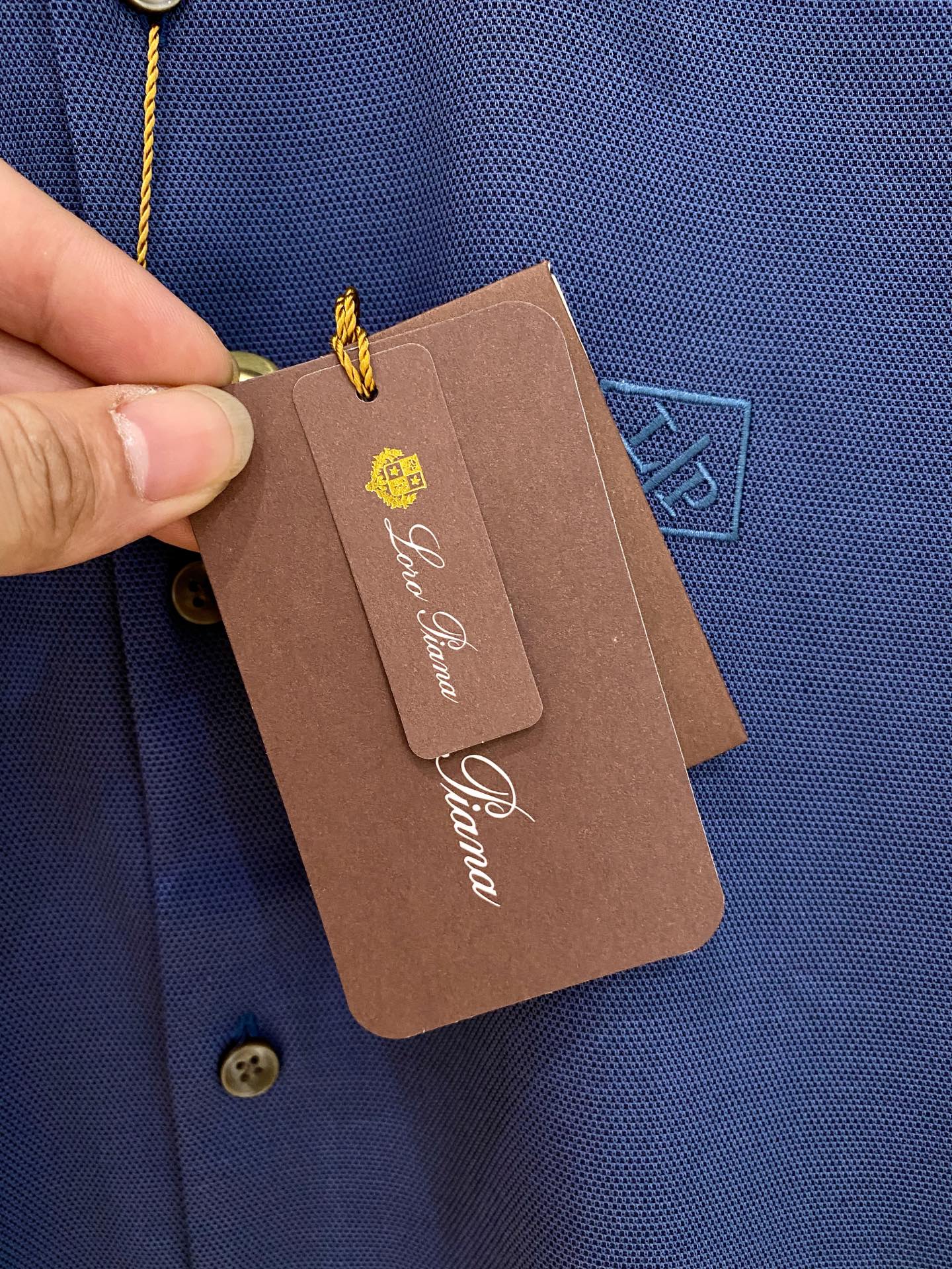 🌾退换🔥 强势上新，新款不断！！！新款衬衫，高级面料高级做工，顶级品质！！！S一XXLS穿125左右m穿