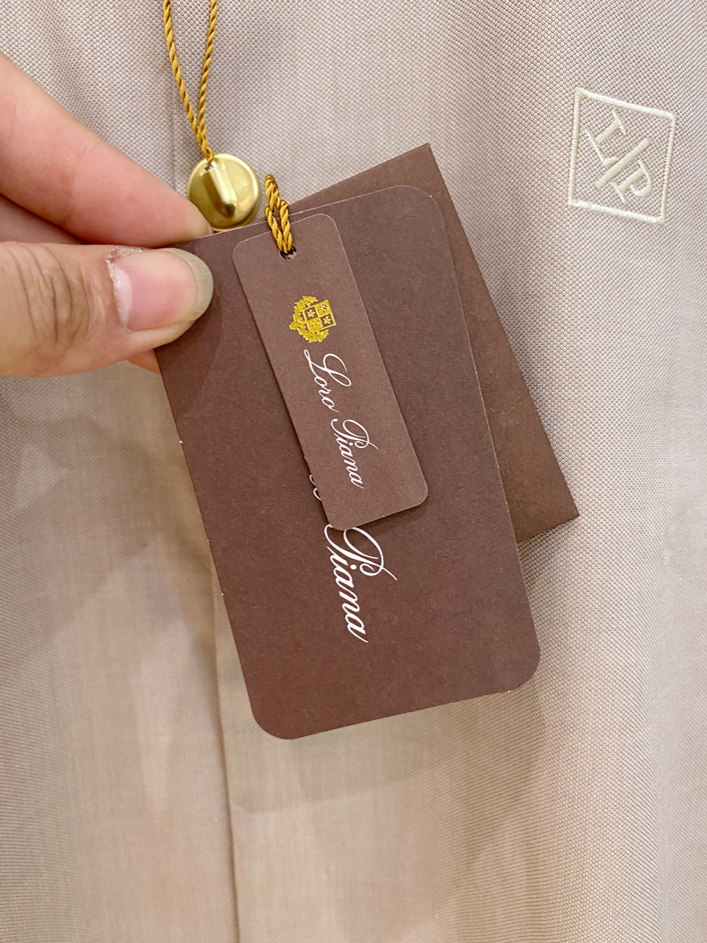 🌾退换🔥 强势上新，新款不断！！！新款衬衫，高级面料高级做工，顶级品质！！！S一XXLS穿125左右m穿