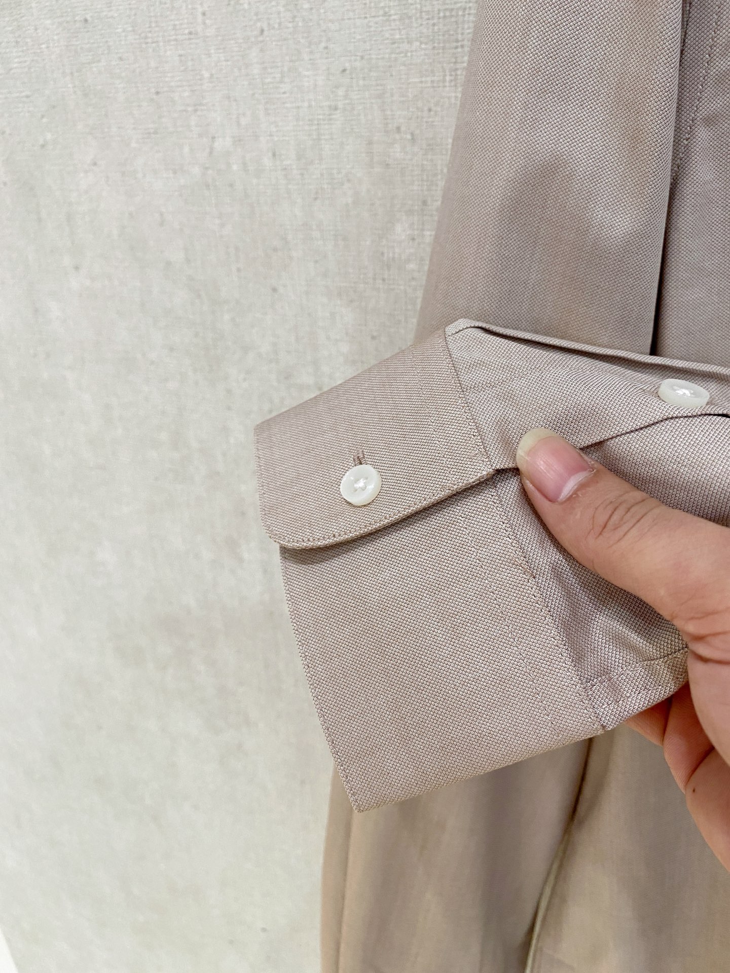 🌾退换🔥 强势上新，新款不断！！！新款衬衫，高级面料高级做工，顶级品质！！！S一XXLS穿125左右m穿