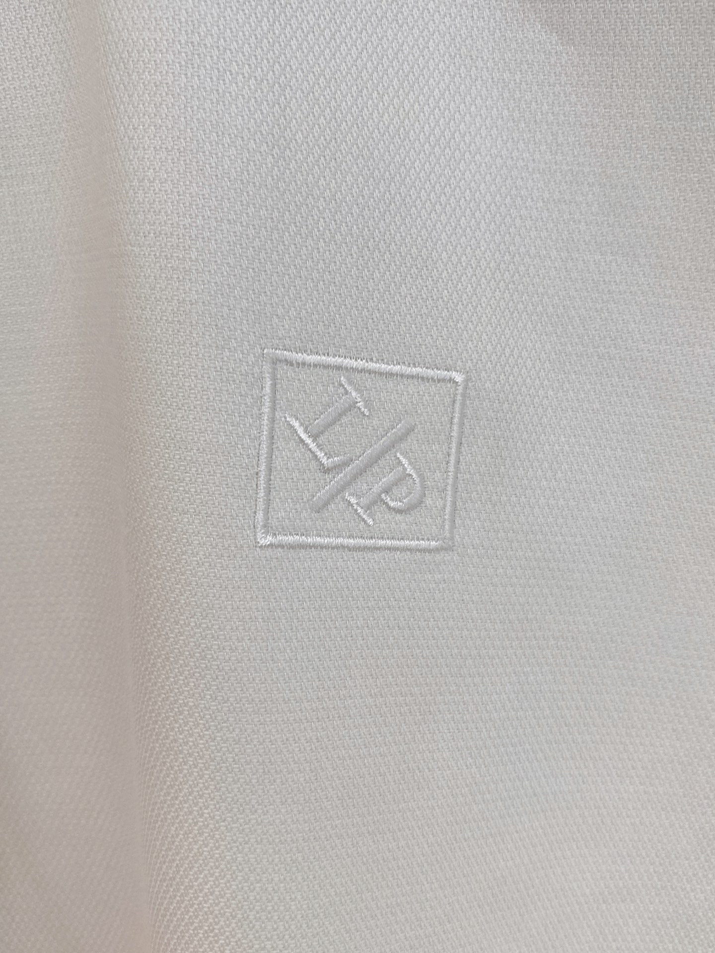 🌾退换🔥 强势上新，新款不断！！！新款衬衫，高级面料高级做工，顶级品质！！！S一XXLS穿125左右m穿