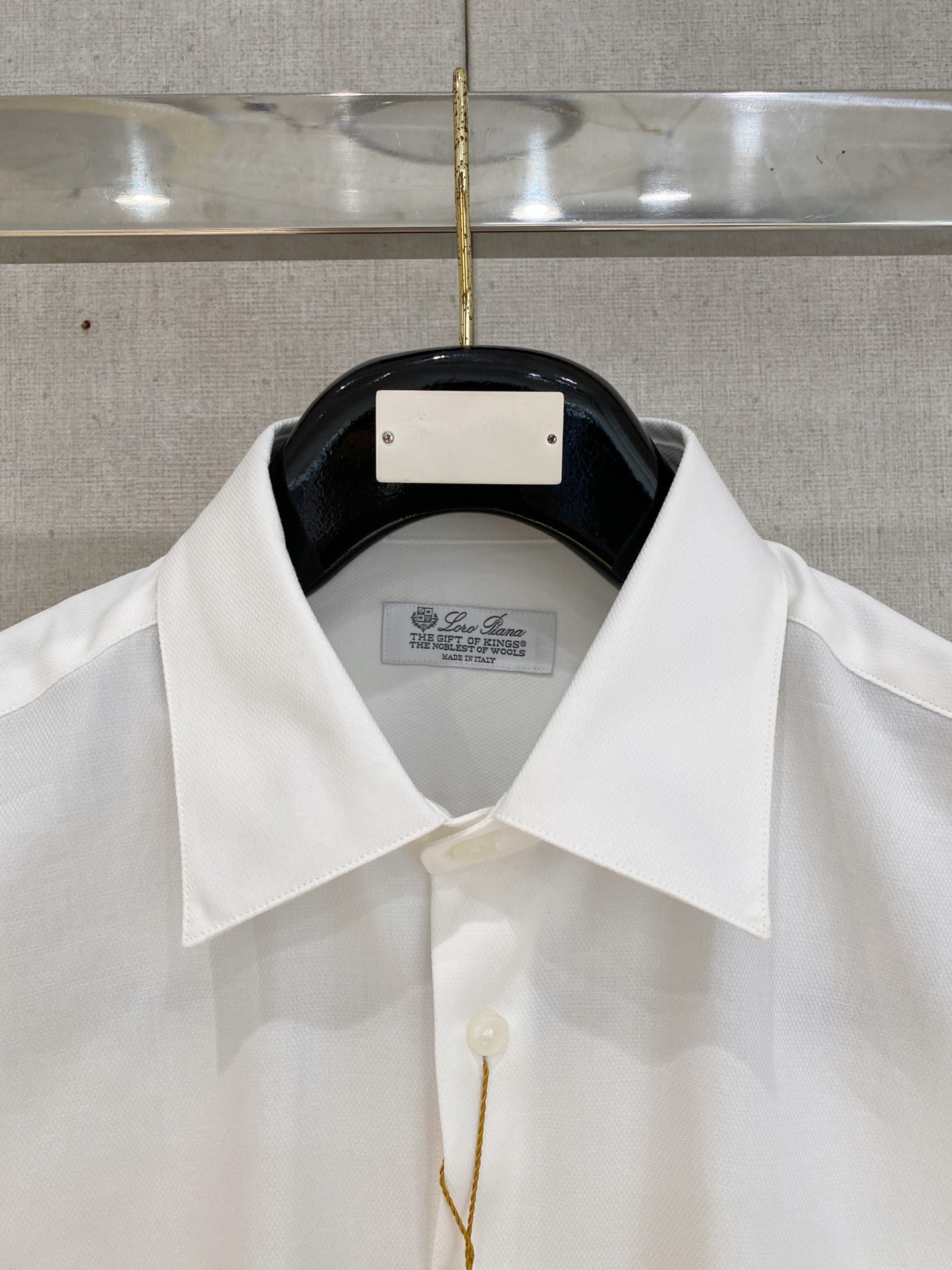 🌾退换🔥 强势上新，新款不断！！！新款衬衫，高级面料高级做工，顶级品质！！！S一XXLS穿125左右m穿