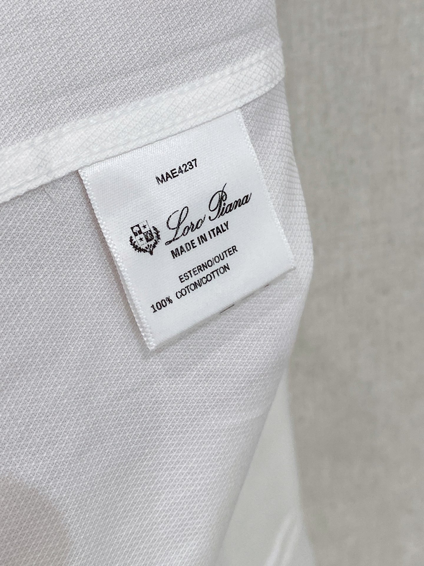 🌾退换🔥 强势上新，新款不断！！！新款衬衫，高级面料高级做工，顶级品质！！！S一XXLS穿125左右m穿